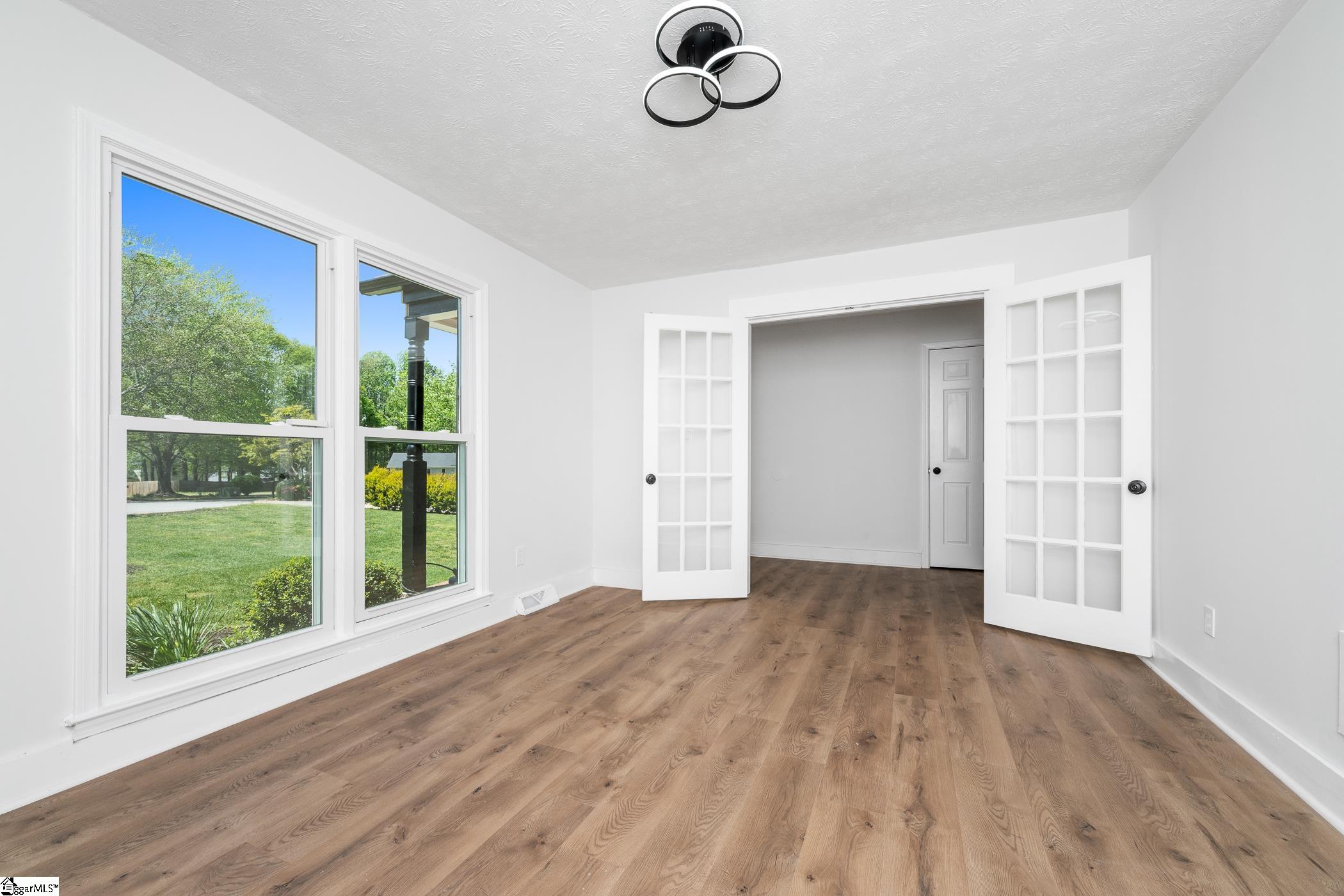 3 Hibourne Court Greenville, SC 29615