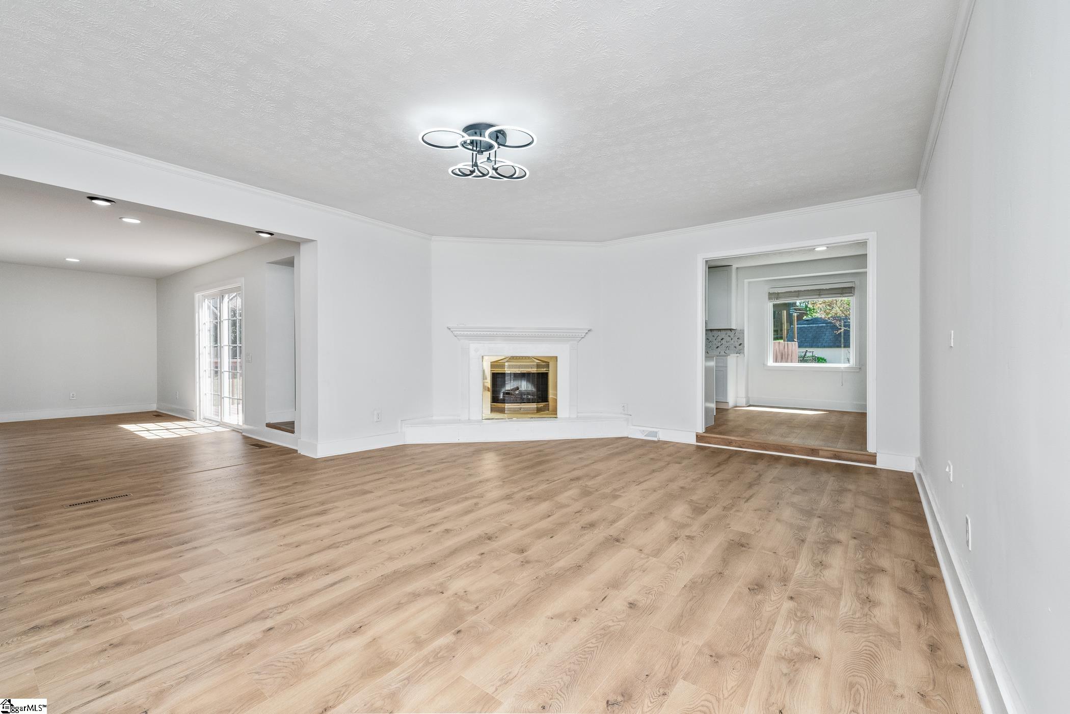 3 Hibourne Court Greenville, SC 29615