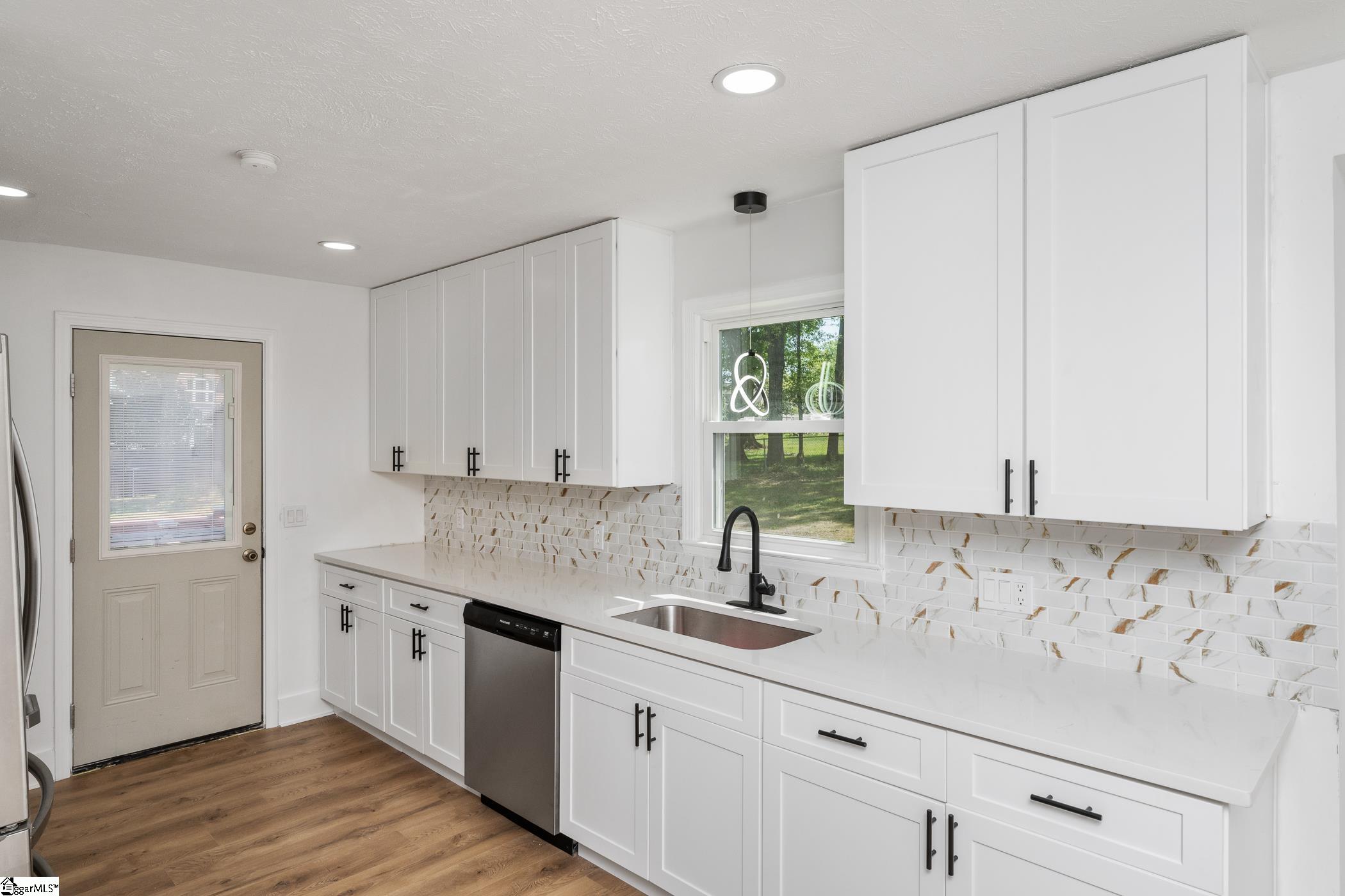 3 Hibourne Court Greenville, SC 29615