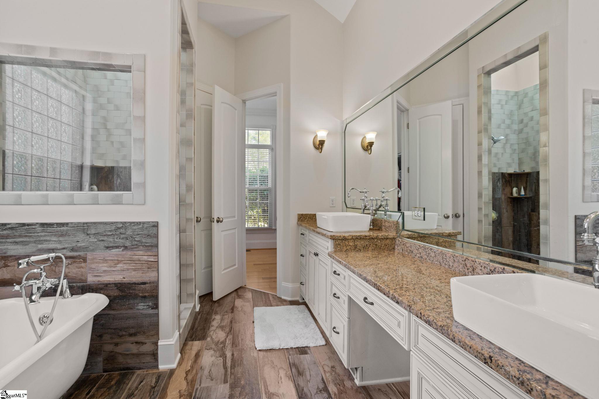 236 Horseshoe Lake Drive Spartanburg, SC 29306