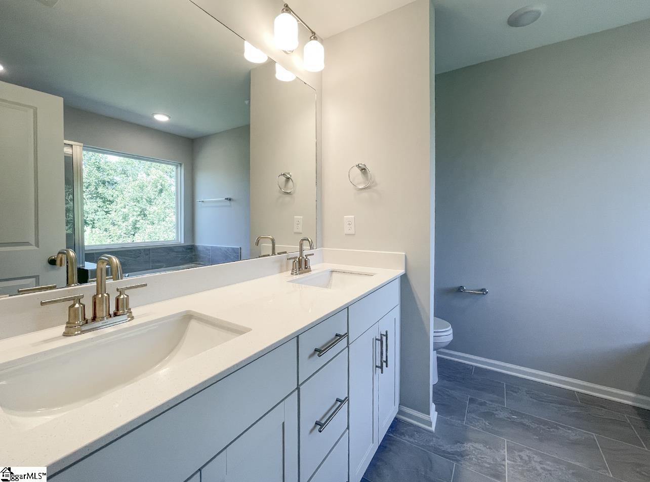 518 Pennystone Lane Simpsonville, SC 29681