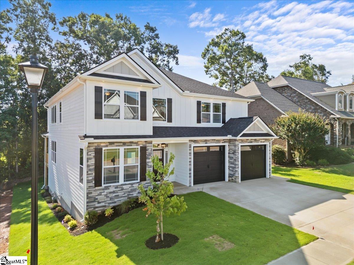 100 Double Crest Drive Taylors, SC 29687