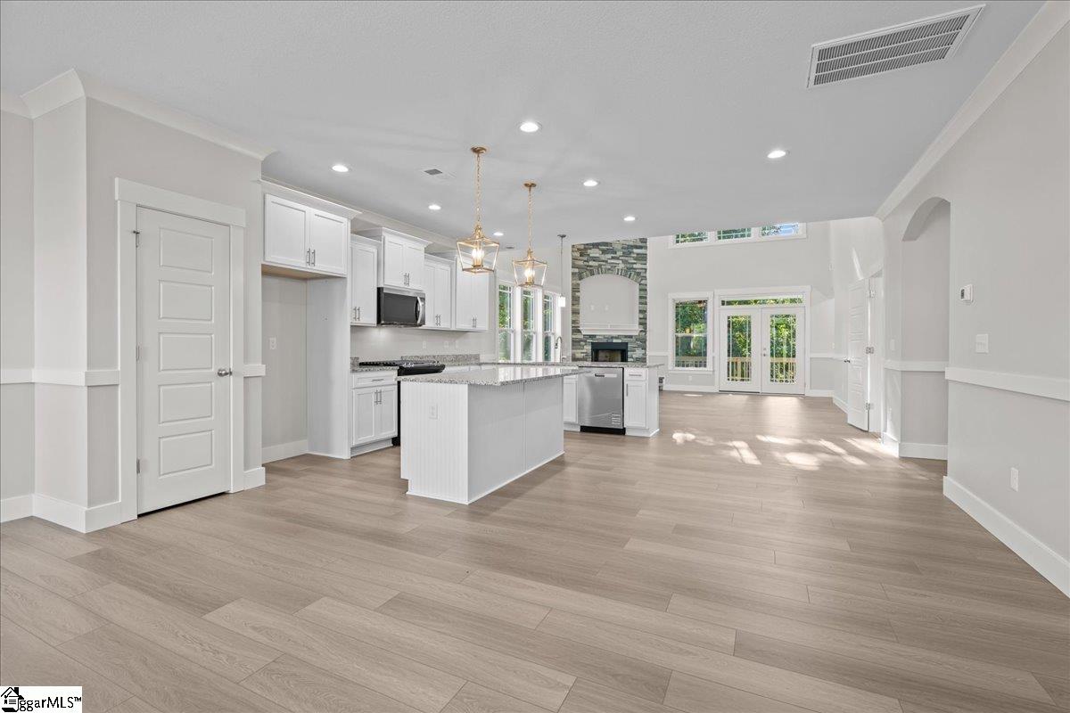 100 Double Crest Drive Taylors, SC 29687