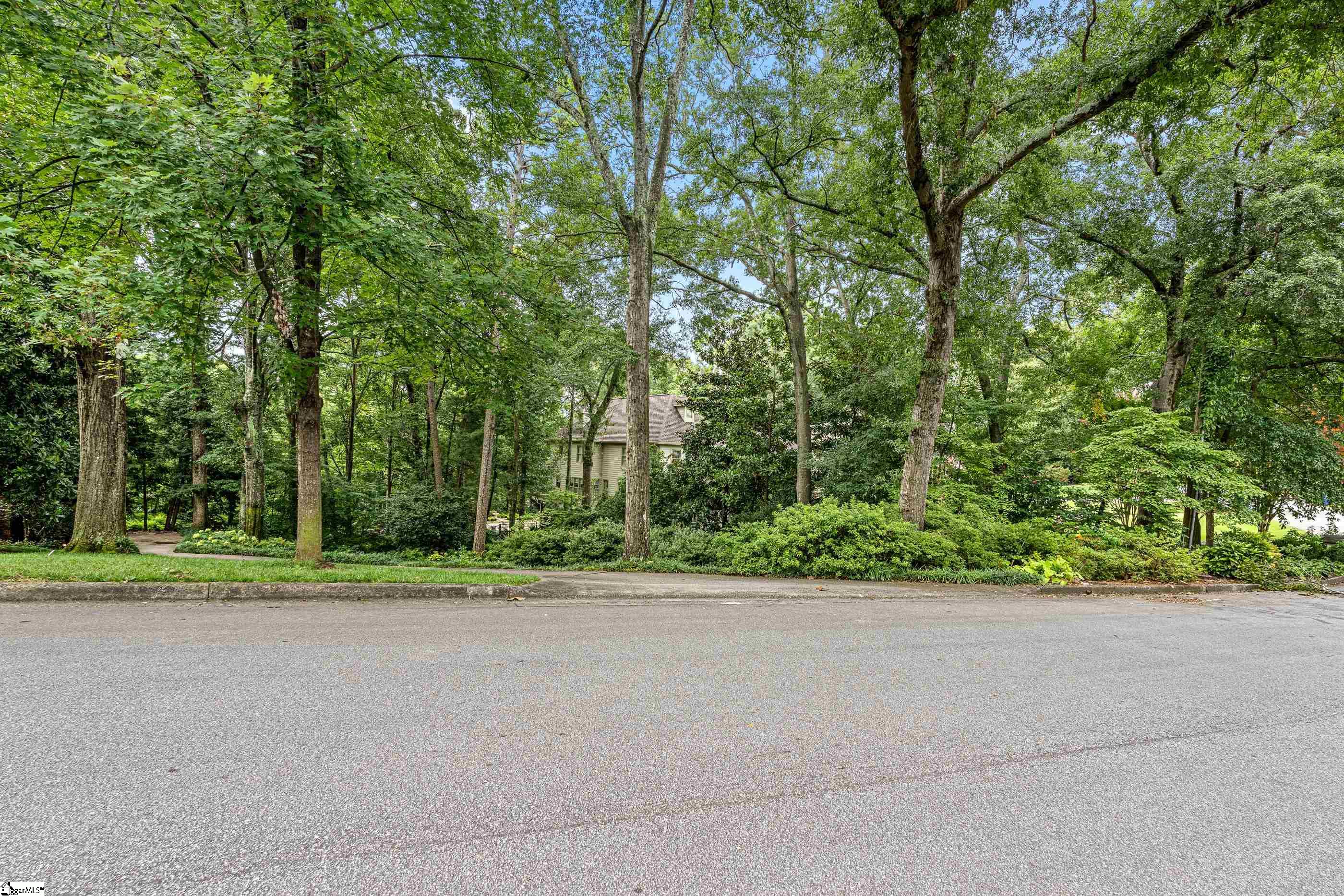 78 Woodvale Avenue Greenville, SC 29605