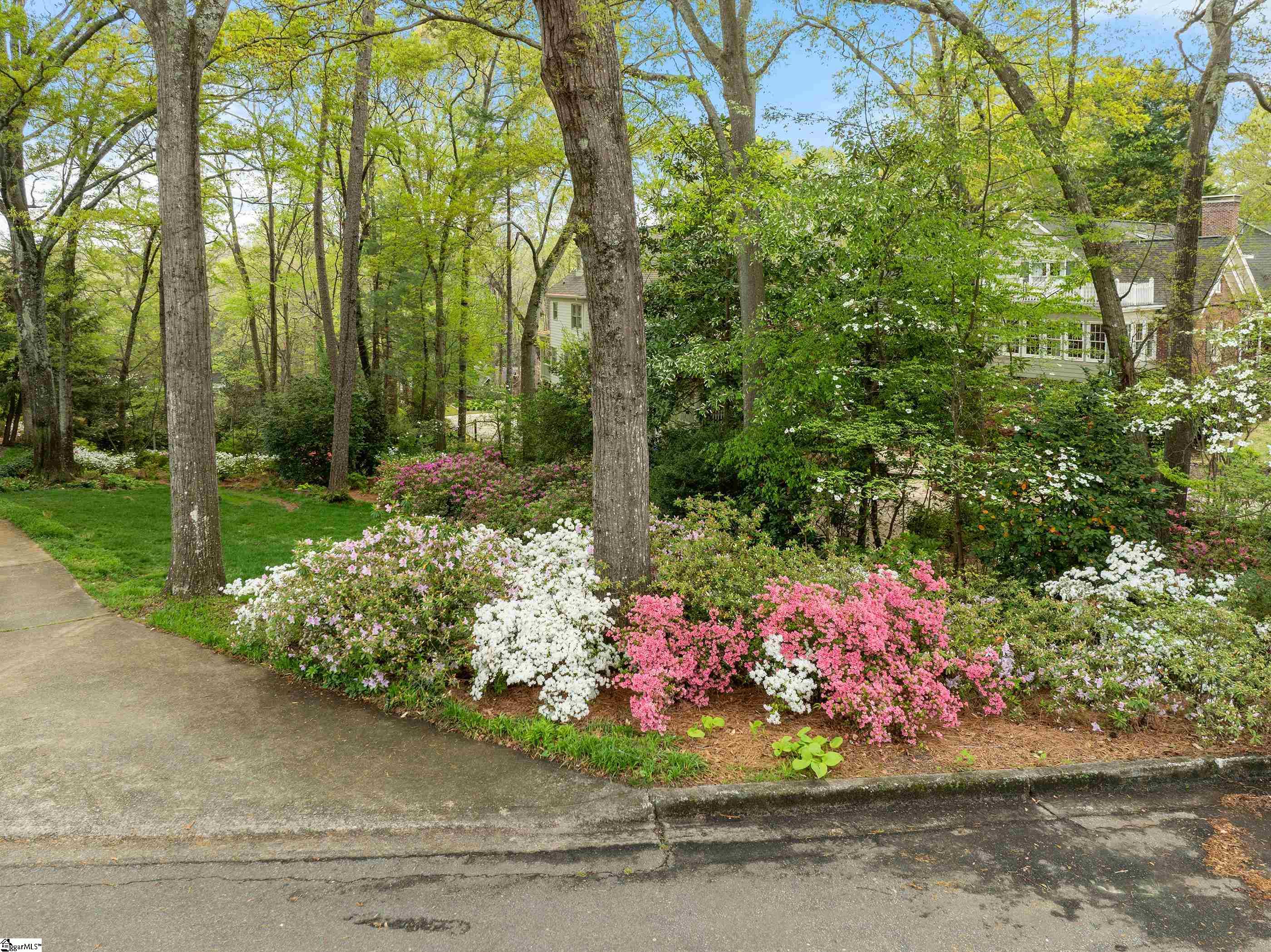 78 Woodvale Avenue Greenville, SC 29605