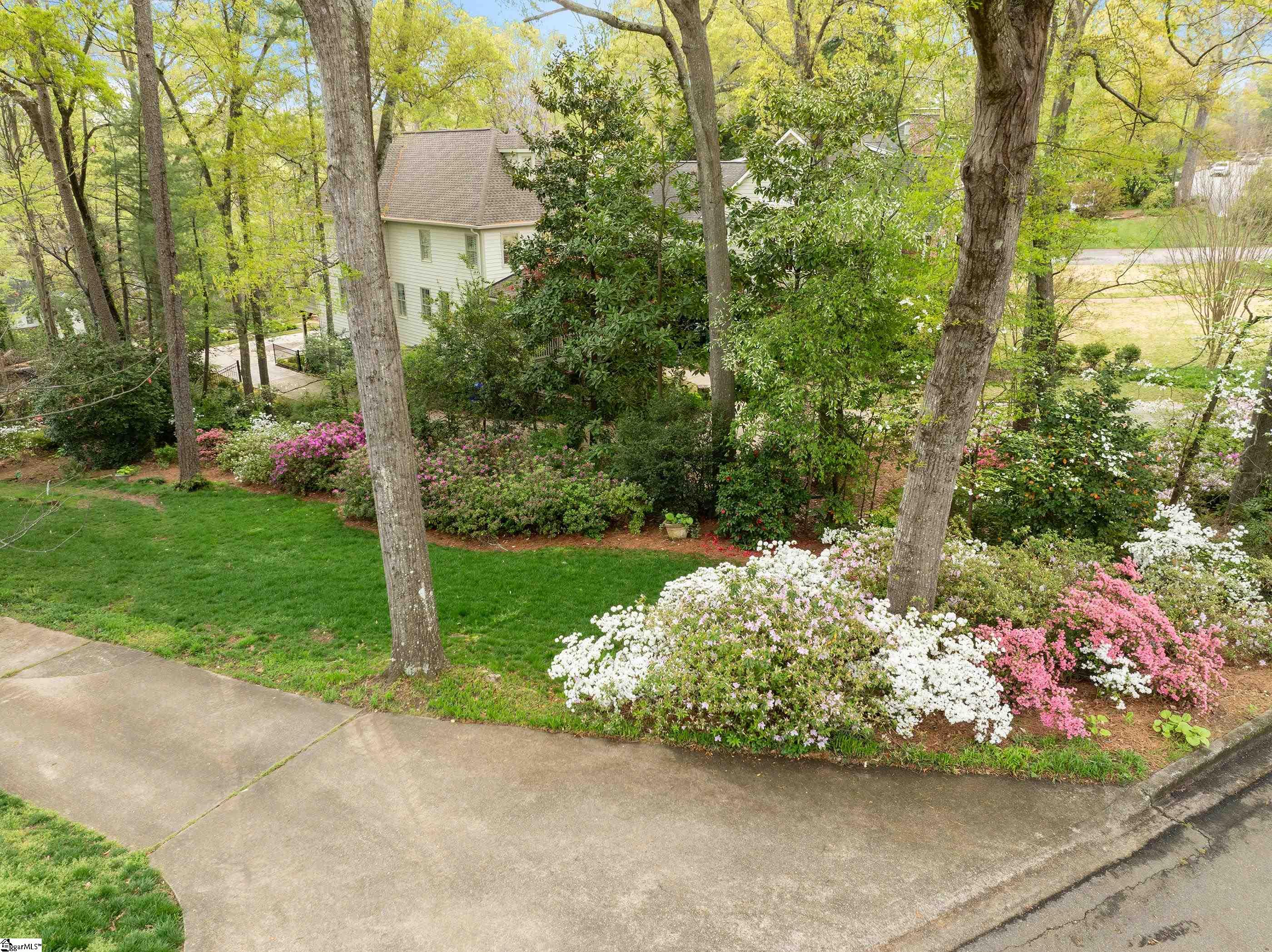 78 Woodvale Avenue Greenville, SC 29605