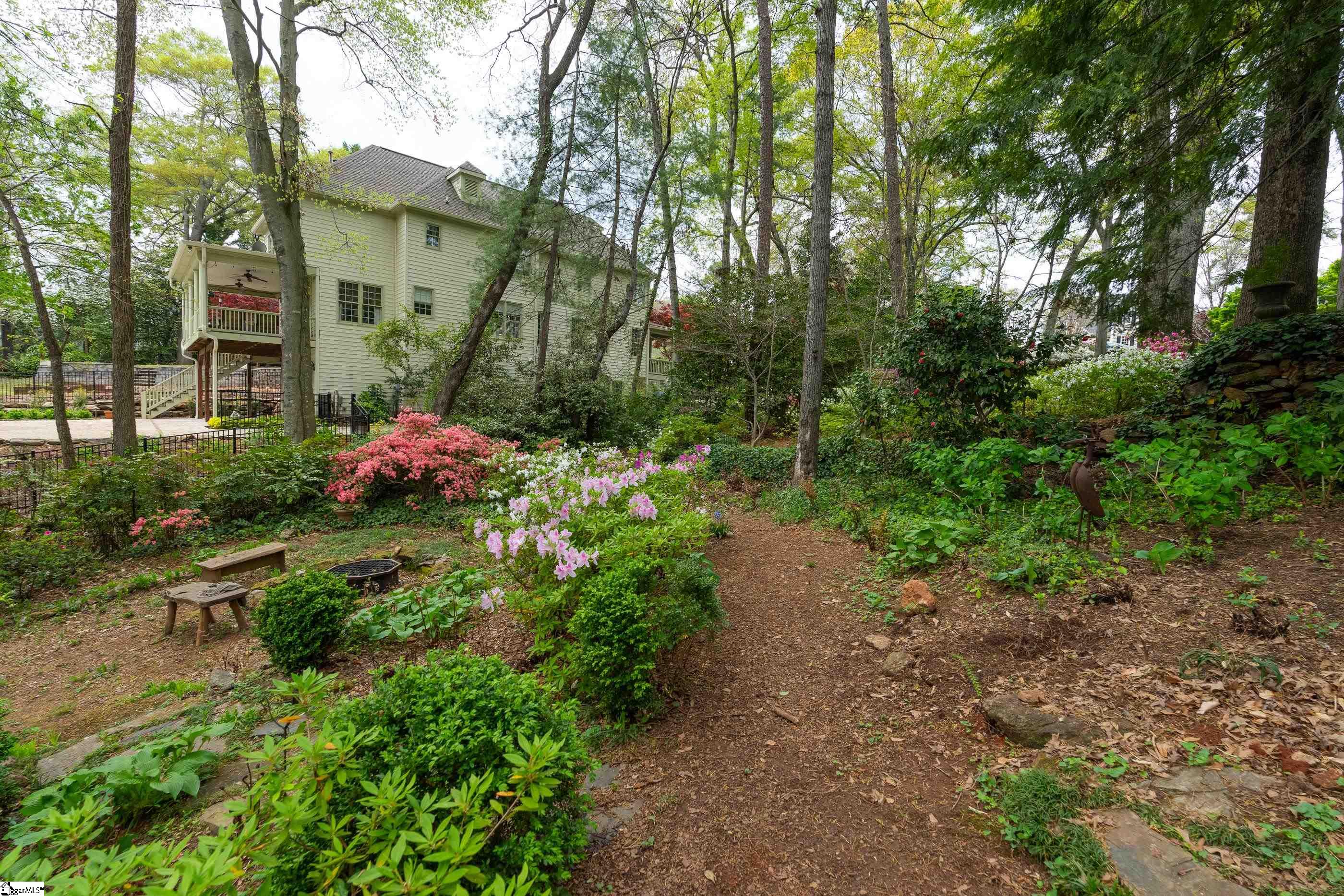 78 Woodvale Avenue Greenville, SC 29605