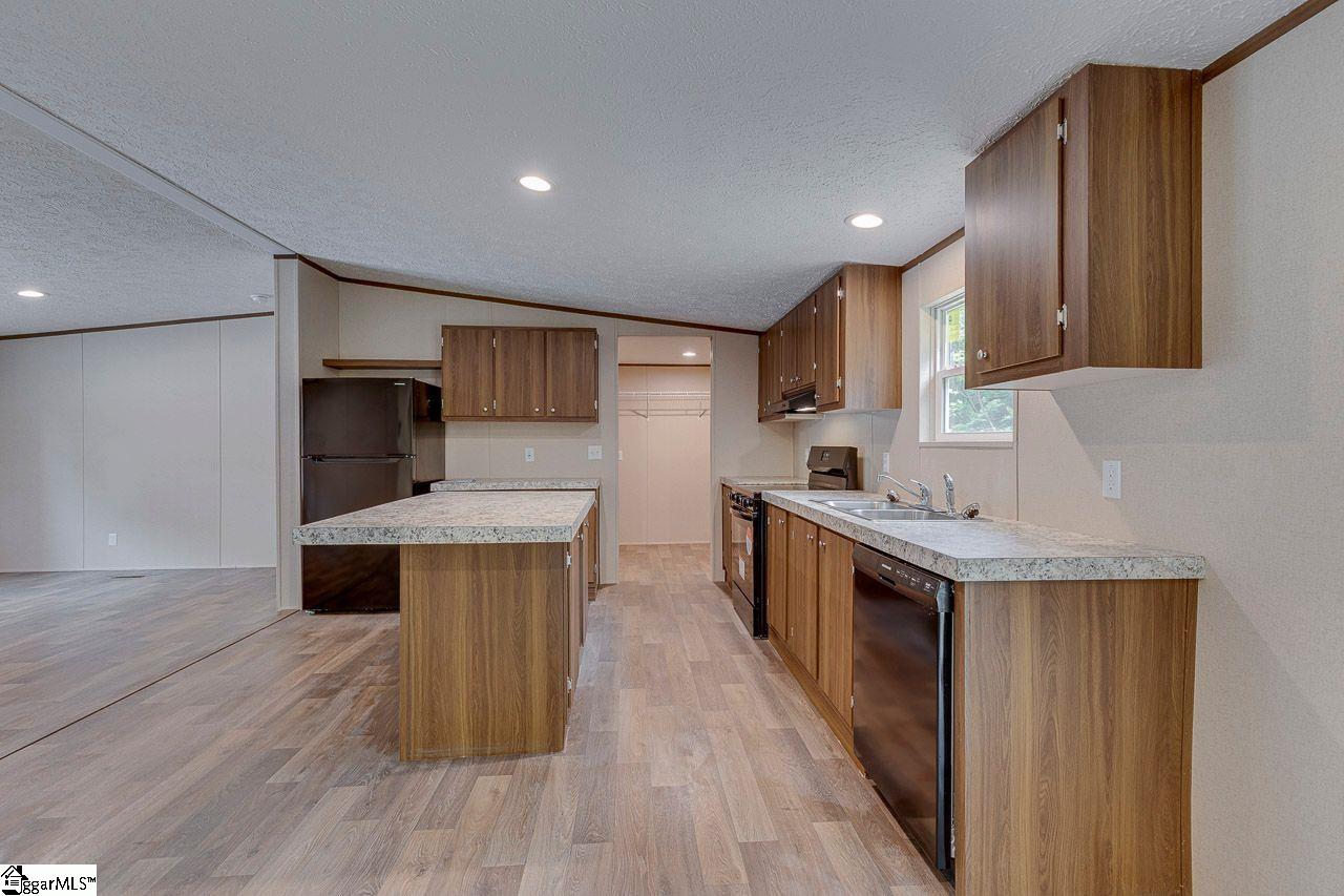 431 Lewis Street Anderson, SC 29624