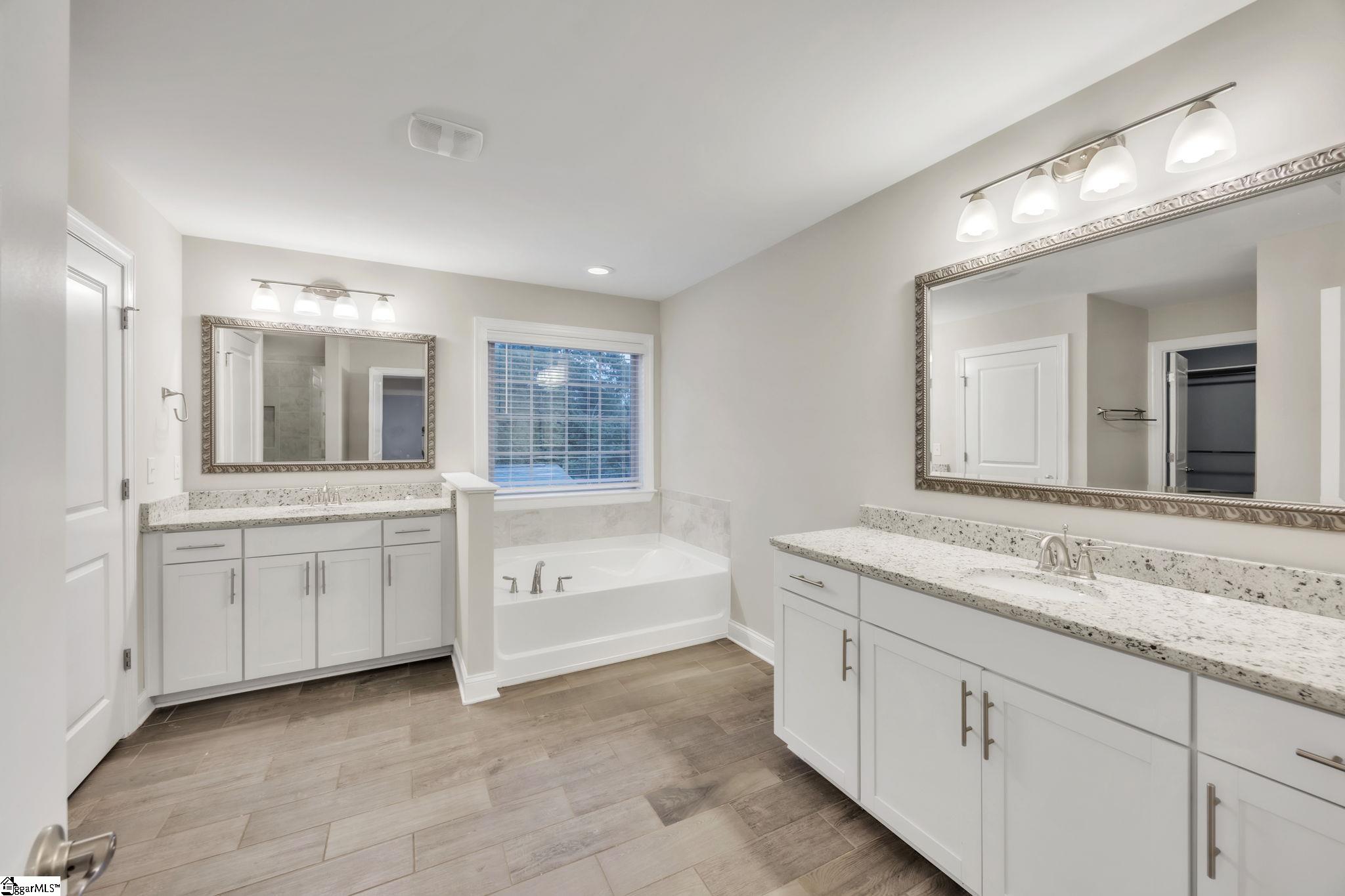 306 Glencairn Court Simpsonville, SC 29681