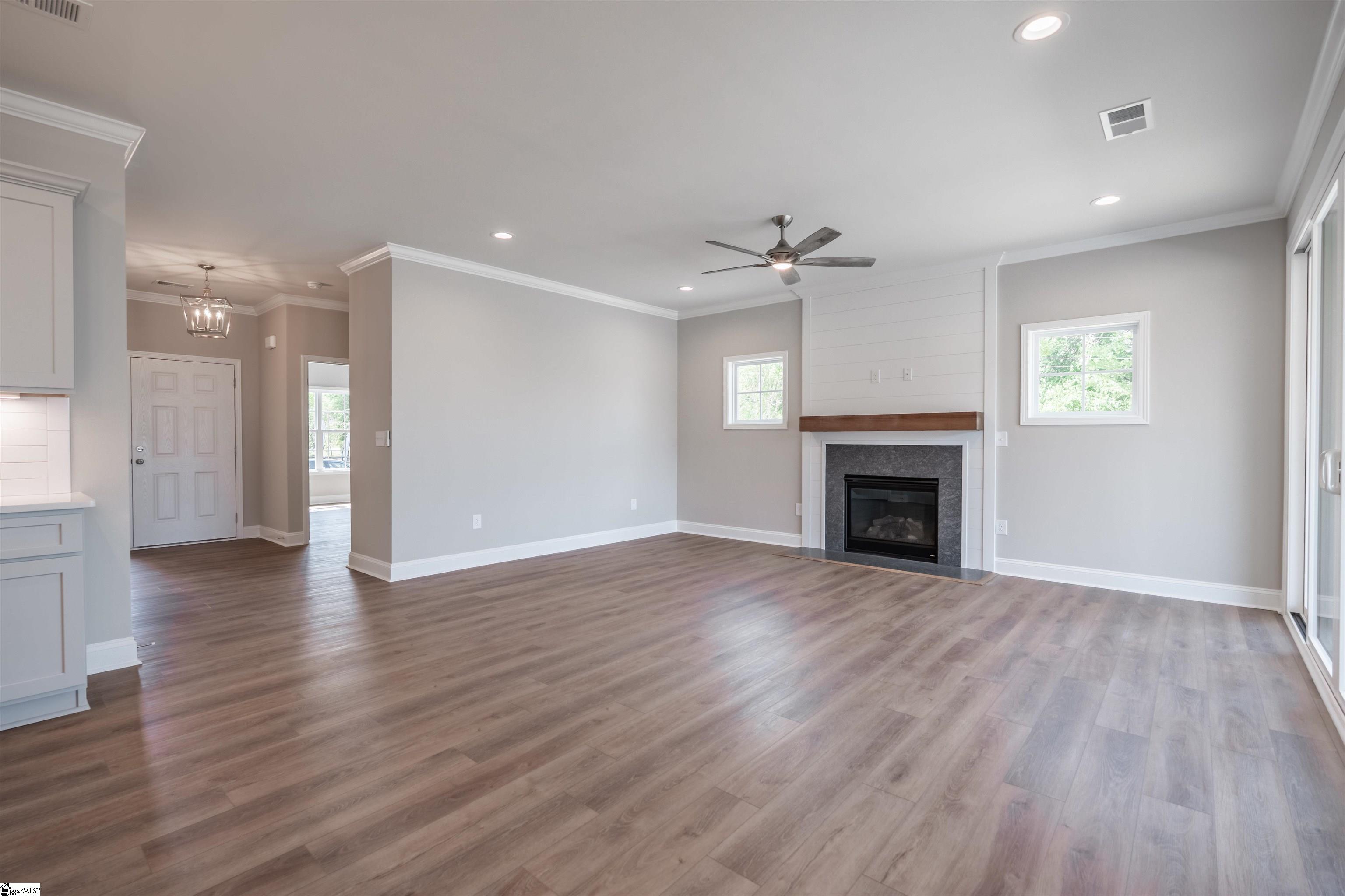 101 Willett Trail Taylors, SC 29687