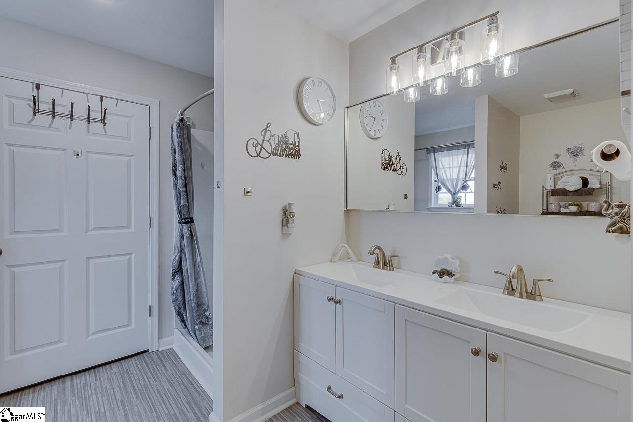 3 Heatherfield Drive Simpsonville, SC 29680