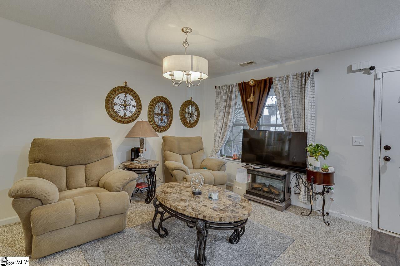3 Heatherfield Drive Simpsonville, SC 29680