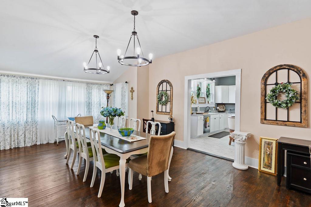 15 S Greenwood Avenue Ware Shoals, SC 29629