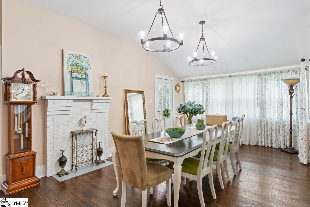 15 S Greenwood Avenue Ware Shoals, SC 29629