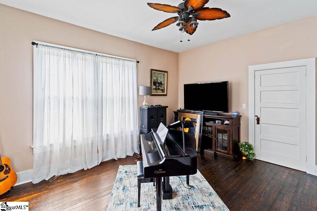 15 S Greenwood Avenue Ware Shoals, SC 29629