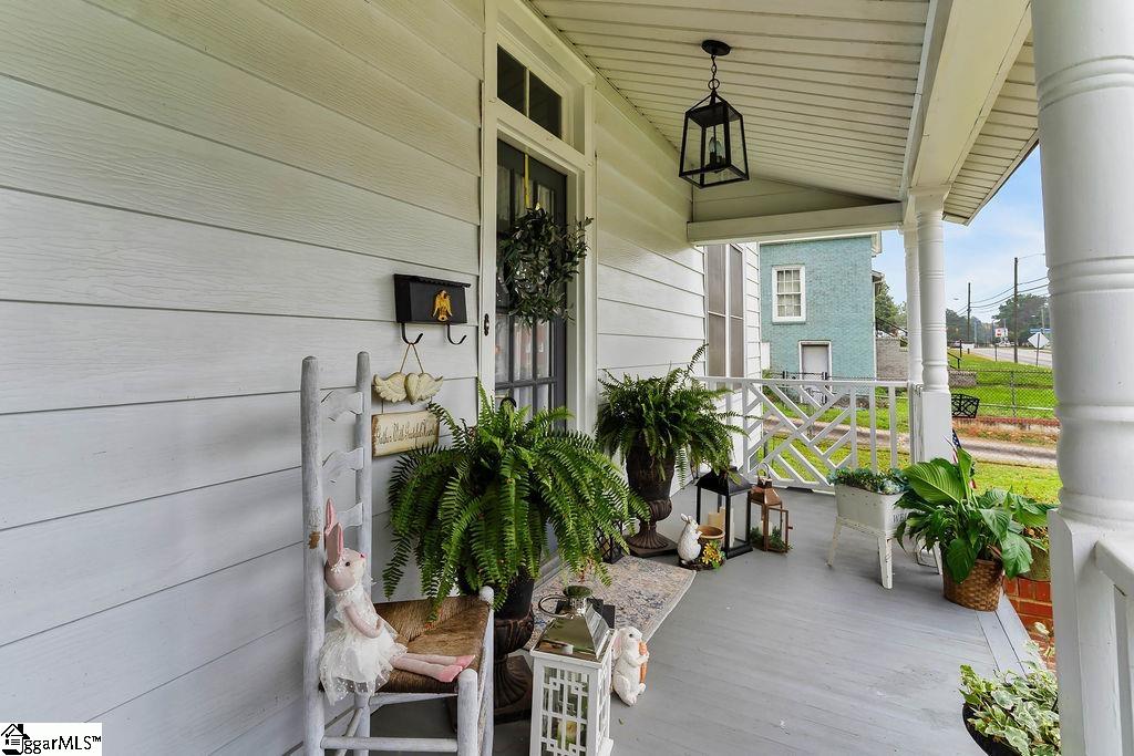 15 S Greenwood Avenue Ware Shoals, SC 29629