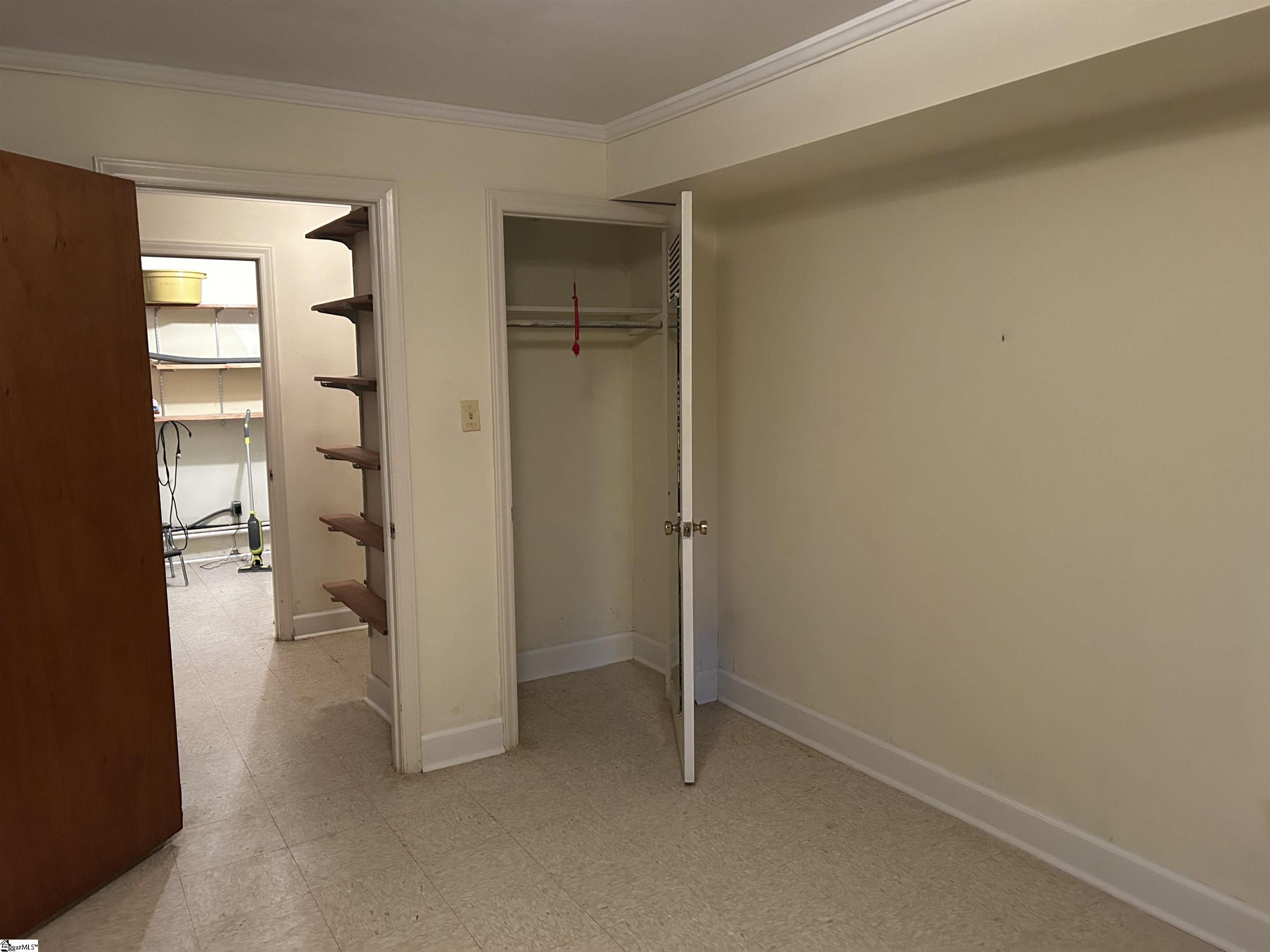 402 Chestnut Street Clinton, SC 29325