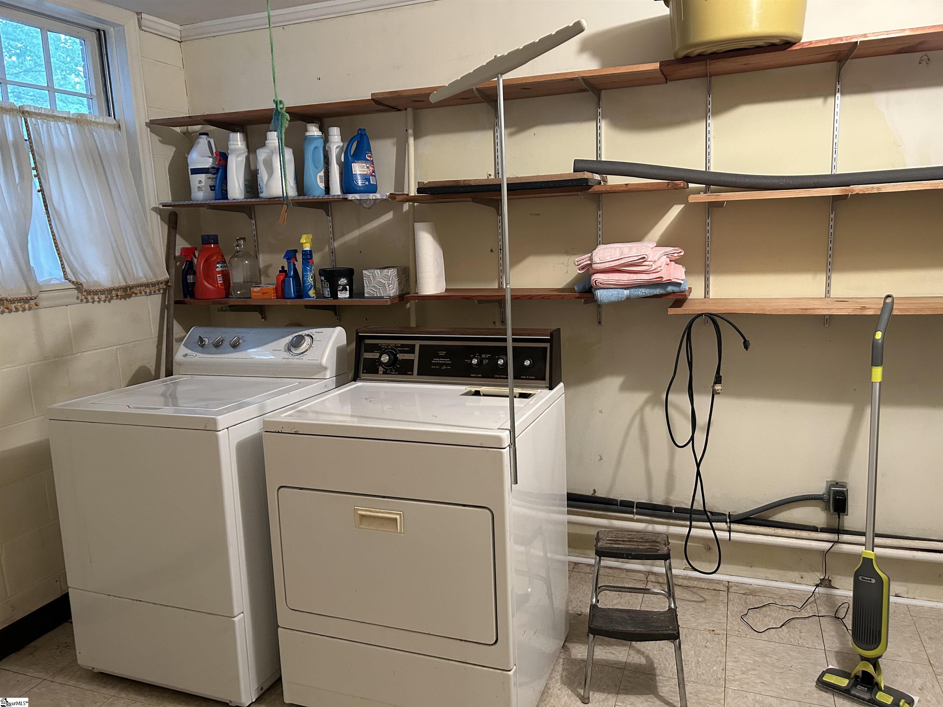 402 Chestnut Street Clinton, SC 29325