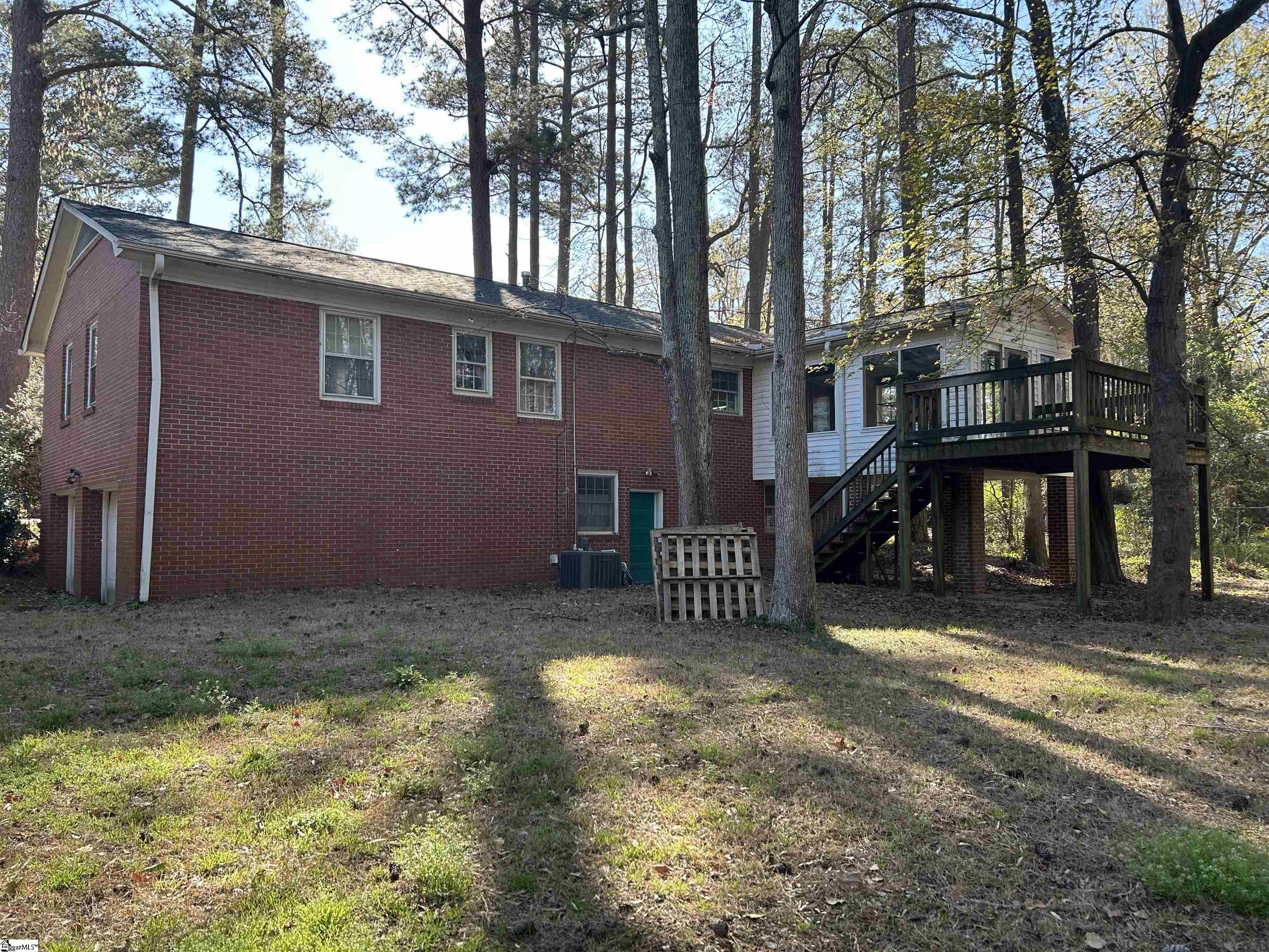 402 Chestnut Street Clinton, SC 29325