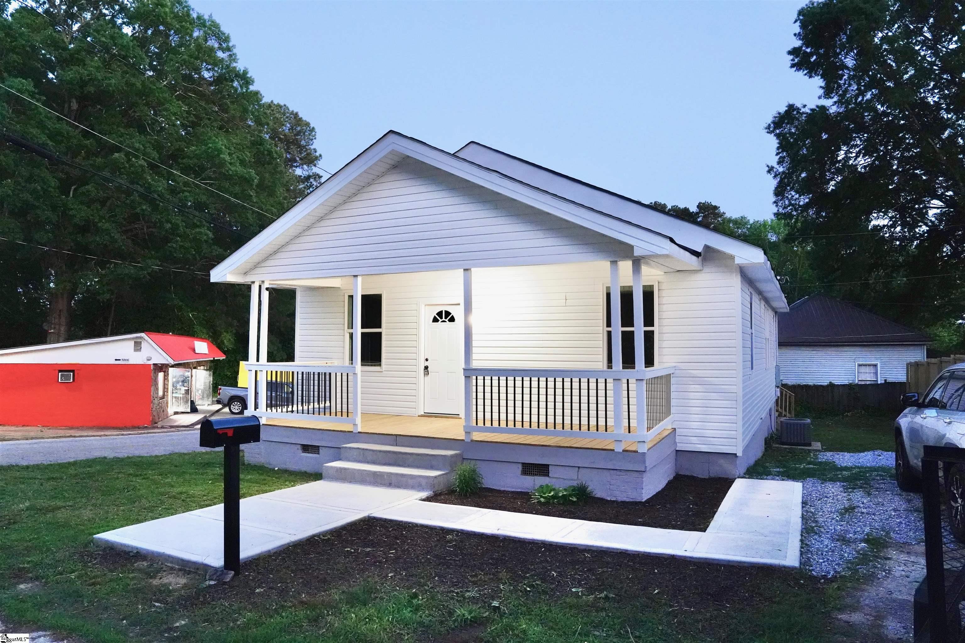 221 Foster Street Anderson, SC 29625