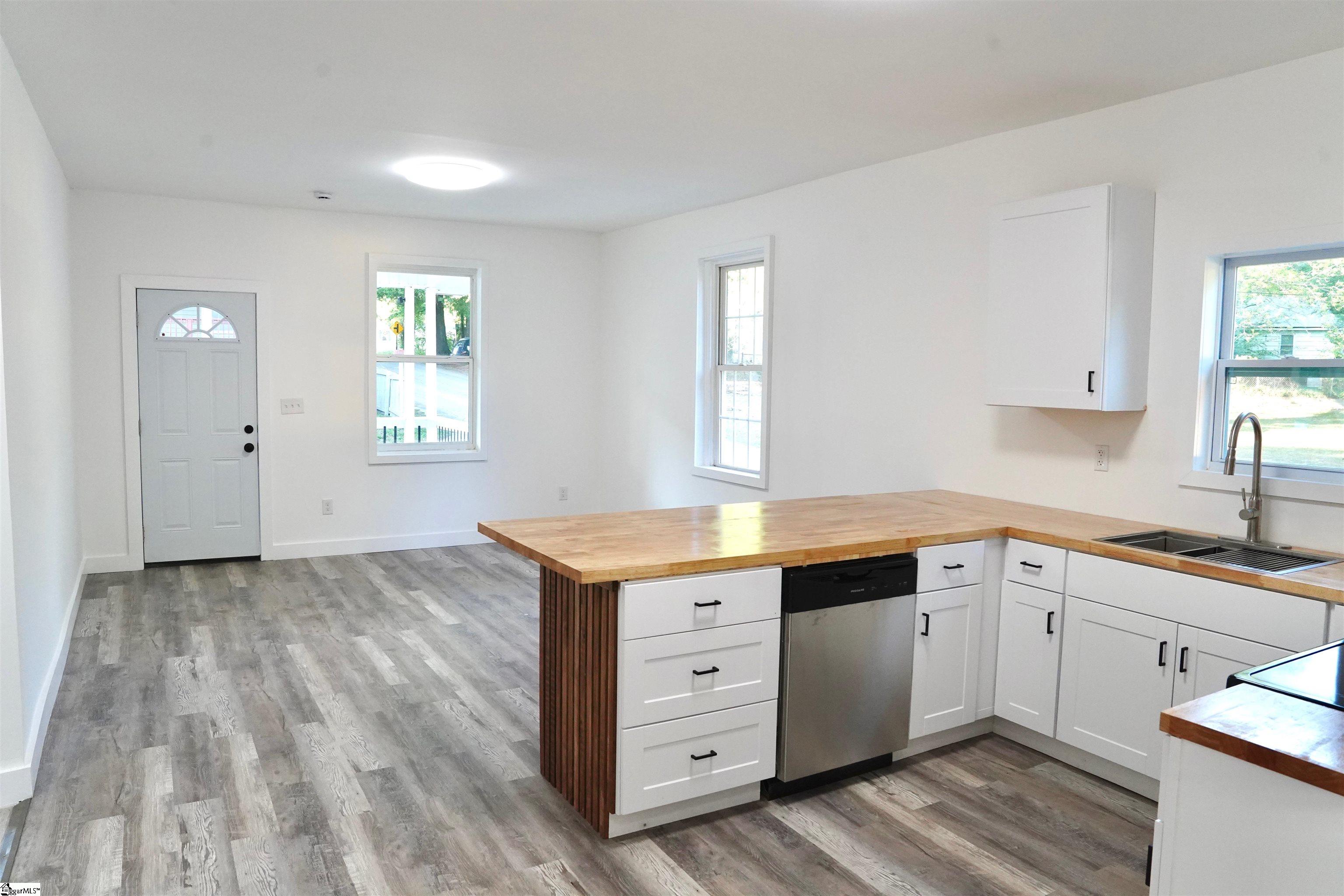 221 Foster Street Anderson, SC 29625
