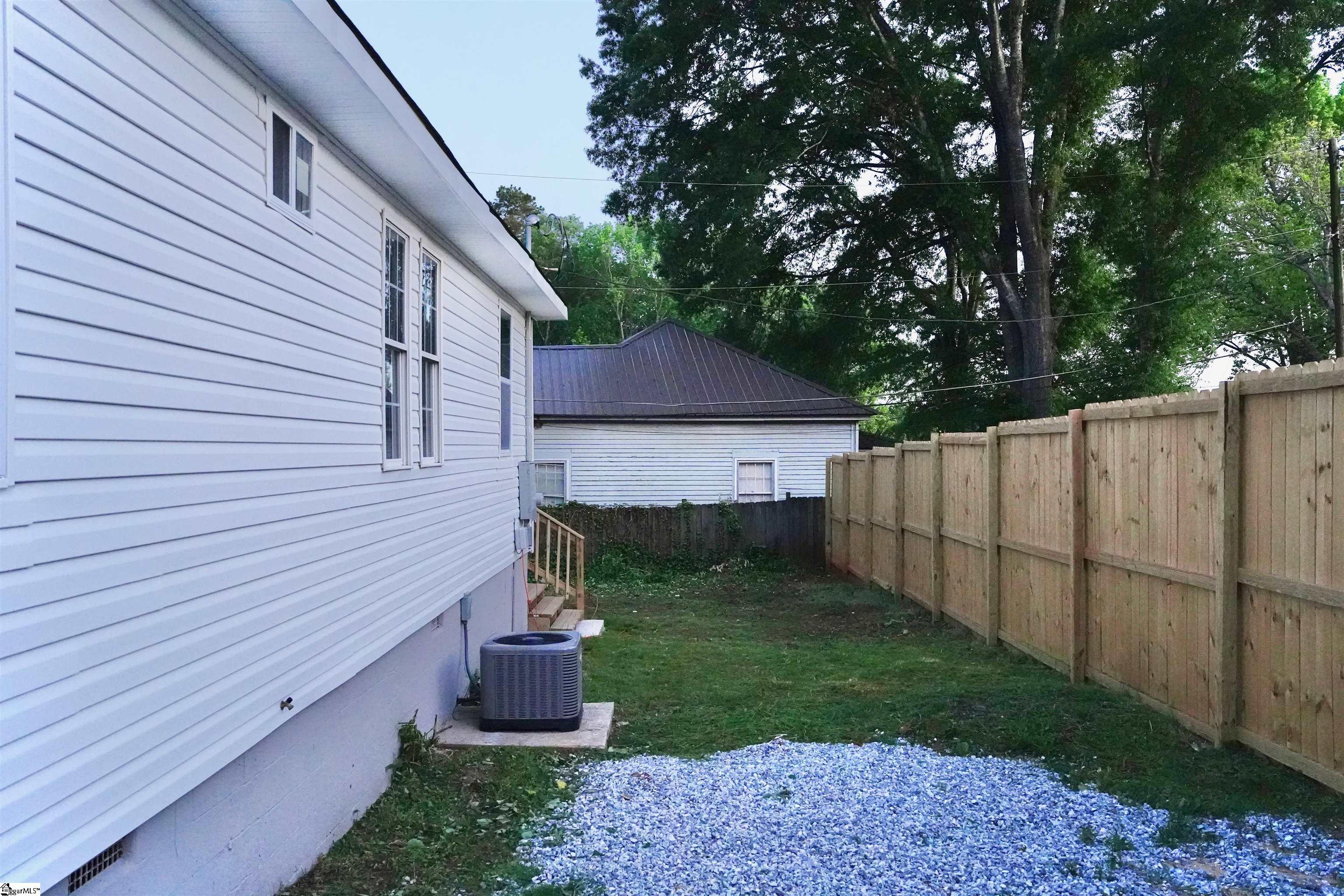 221 Foster Street Anderson, SC 29625