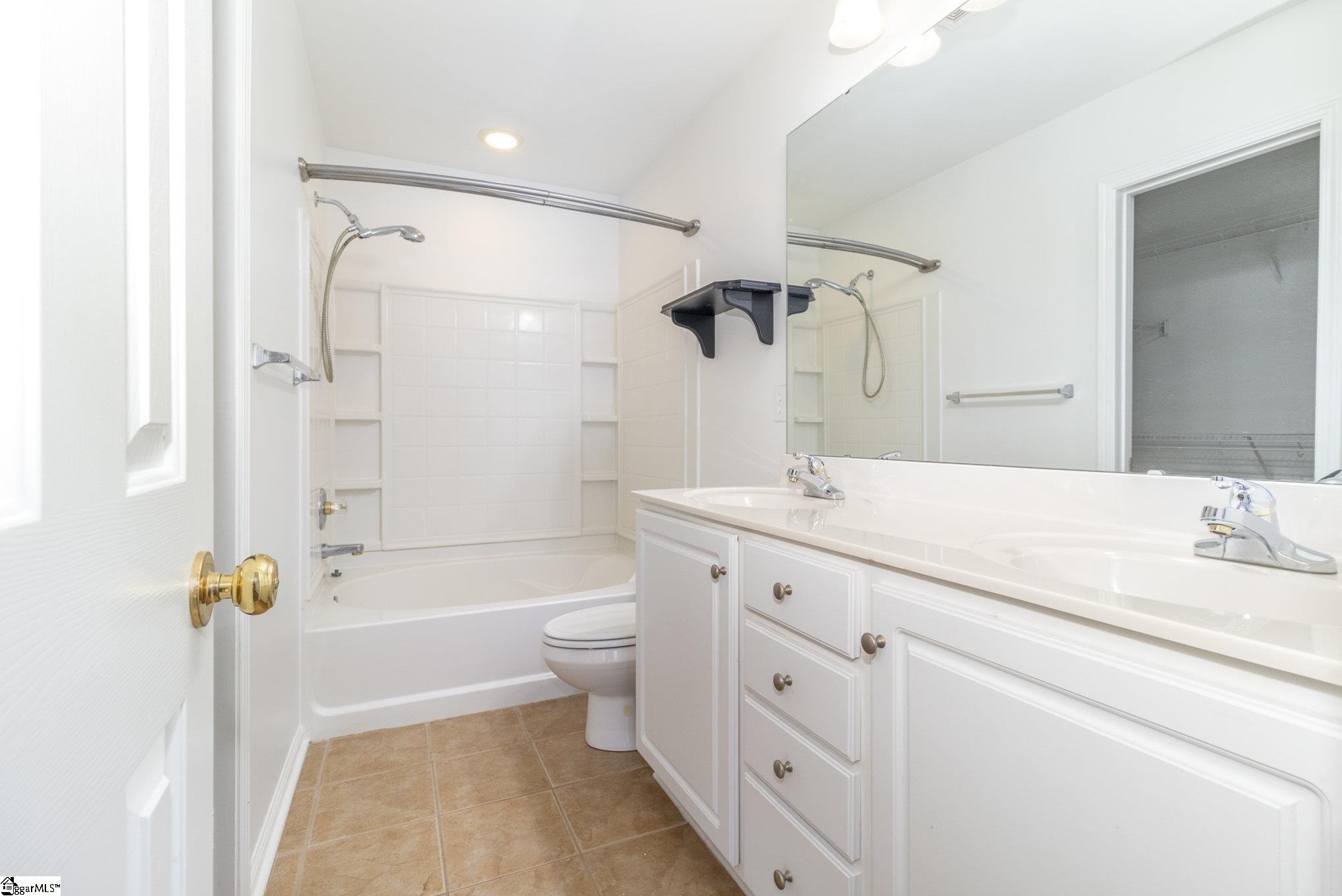 137 Pin Oak Court Easley, SC 29642