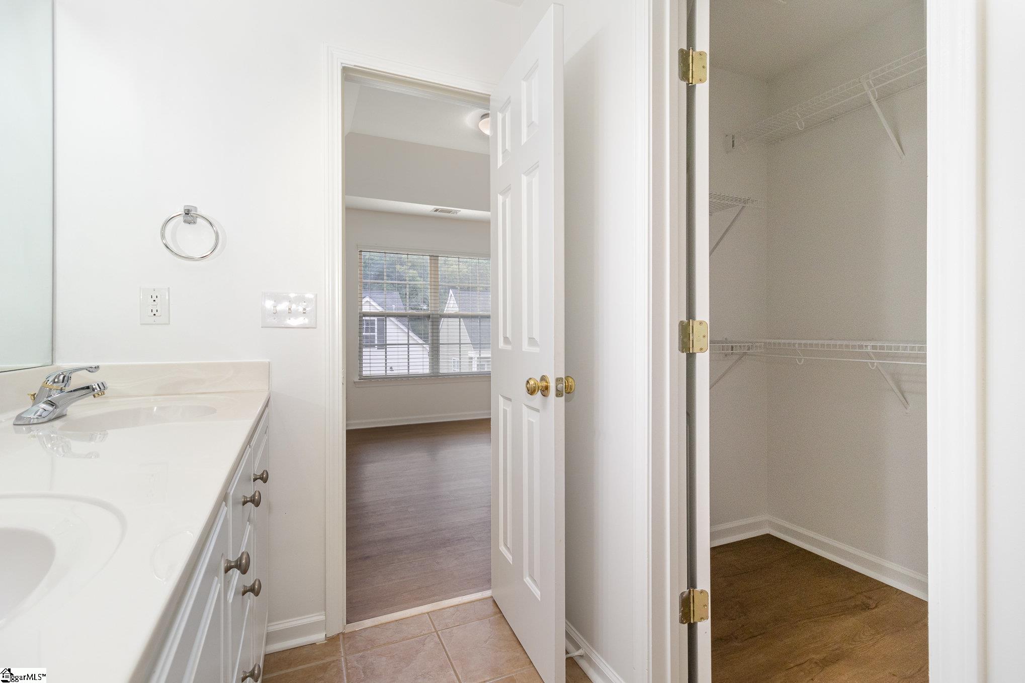 137 Pin Oak Court Easley, SC 29642