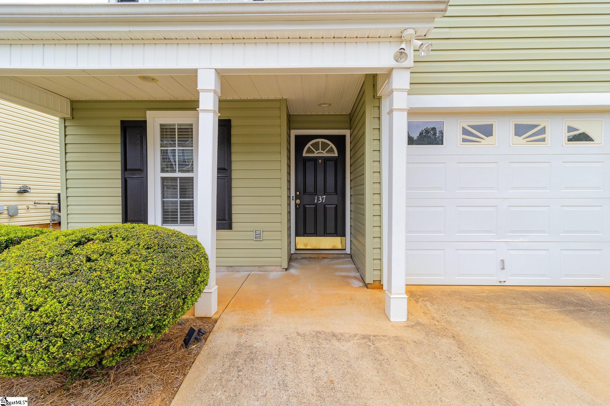 137 Pin Oak Court Easley, SC 29642