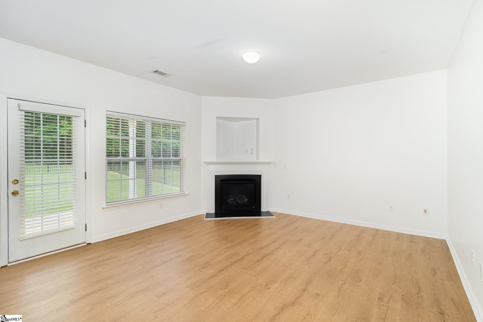 137 Pin Oak Court Easley, SC 29642