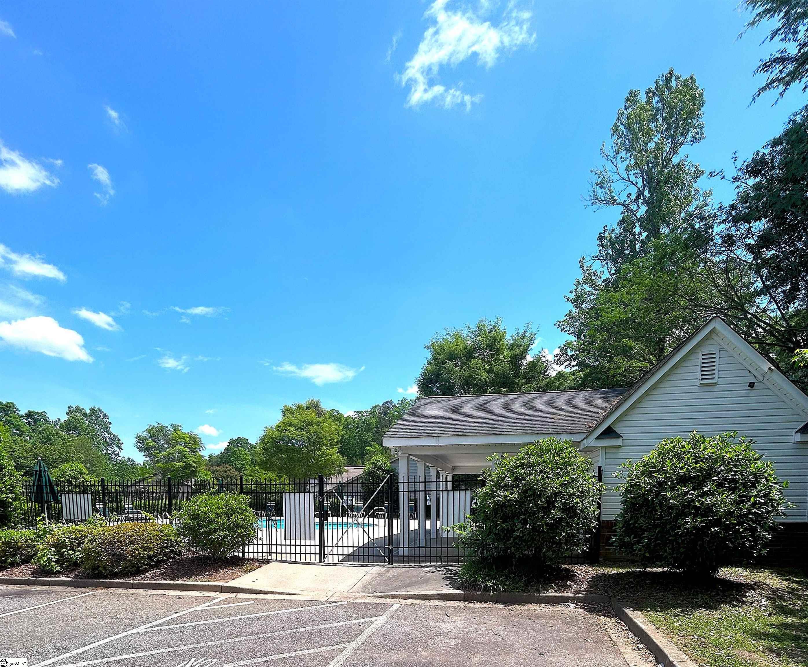 223 Stockbridge Drive Spartanburg, SC 29301