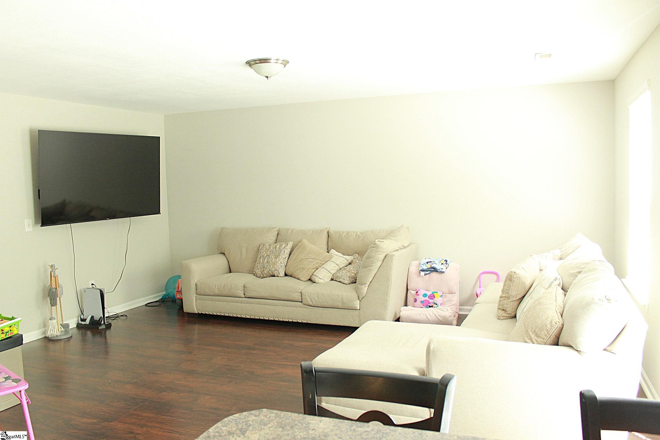 223 Stockbridge Drive Spartanburg, SC 29301