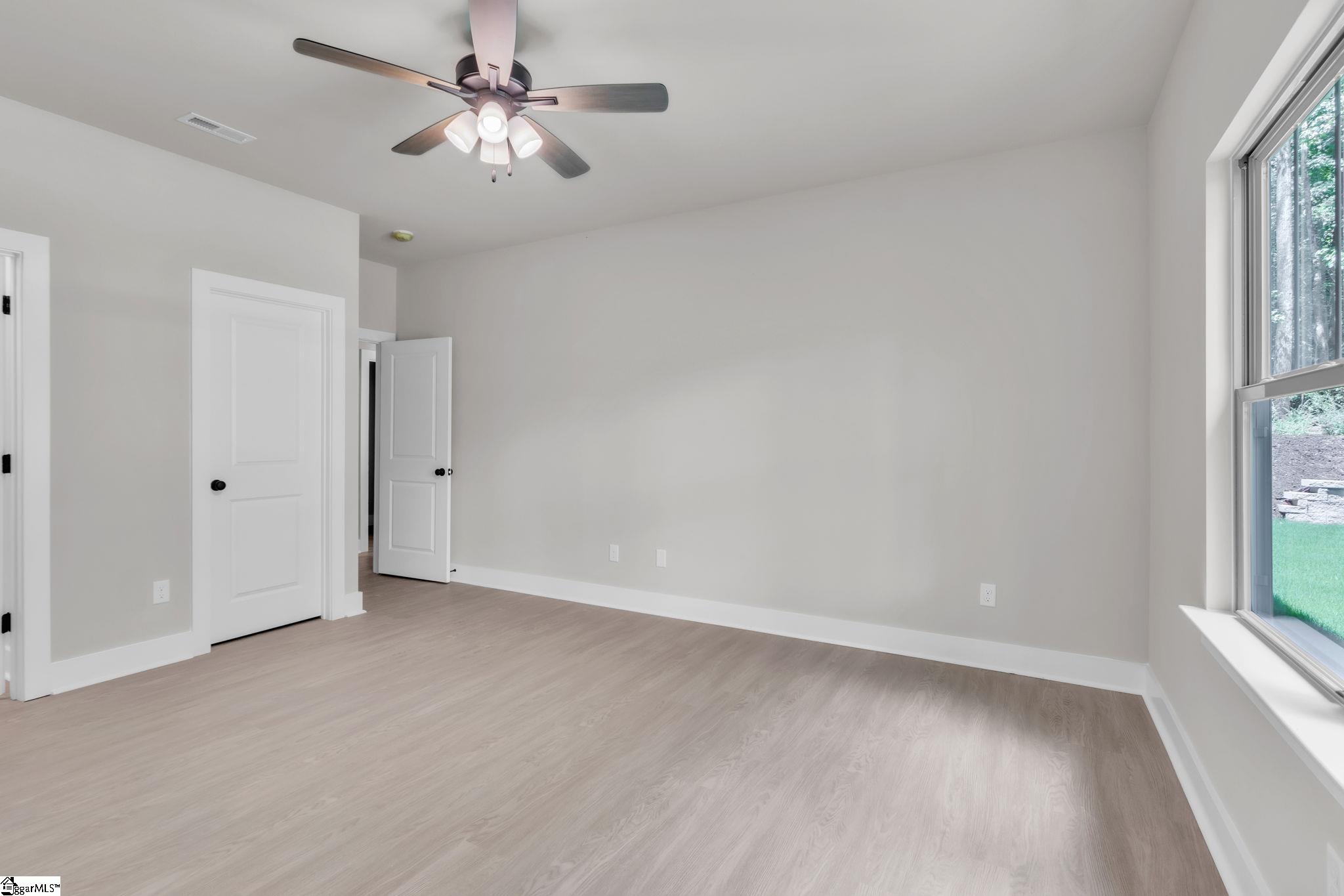 24 Robin Hood Road Taylors, SC 29687