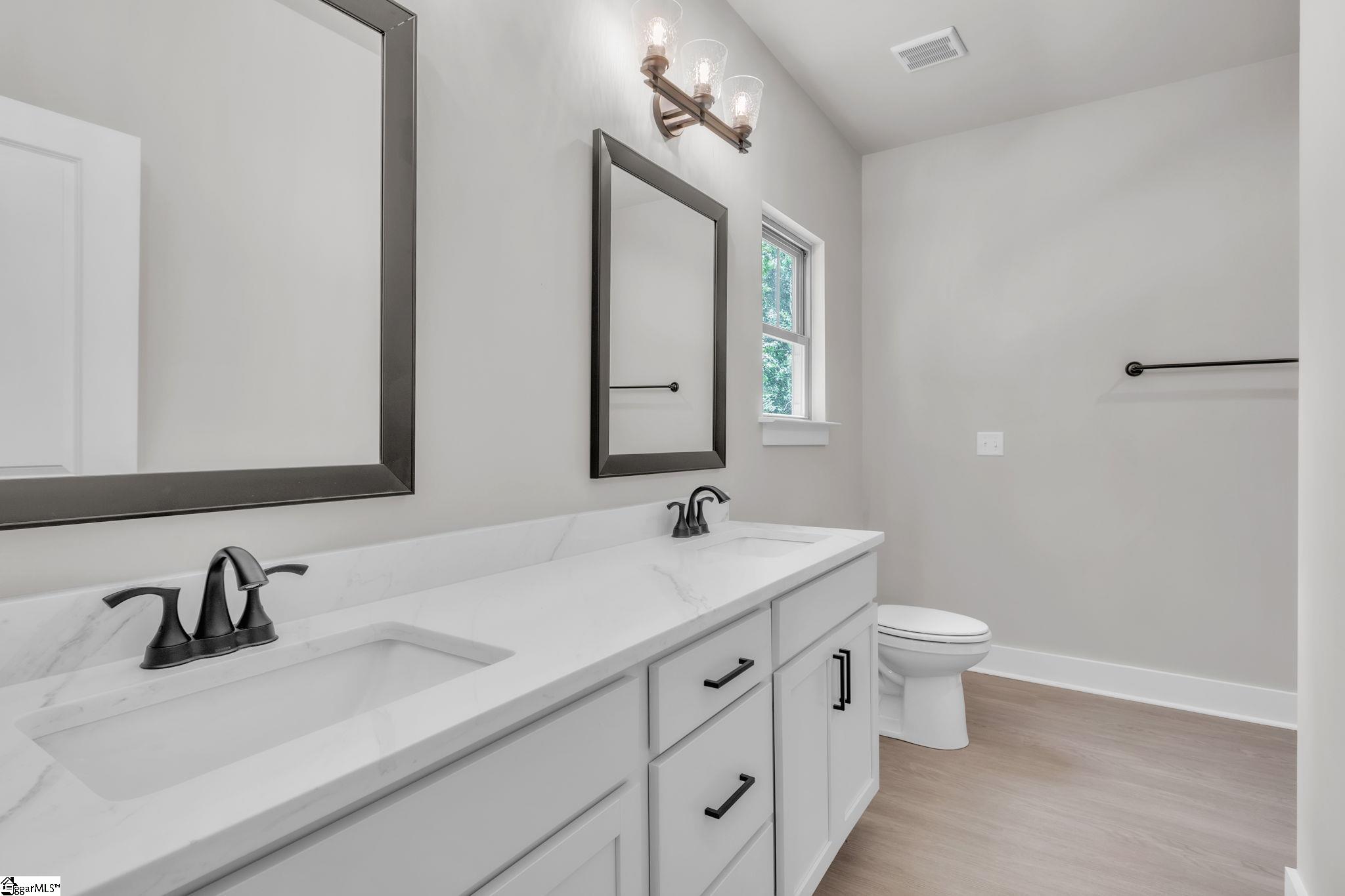 24 Robin Hood Road Taylors, SC 29687
