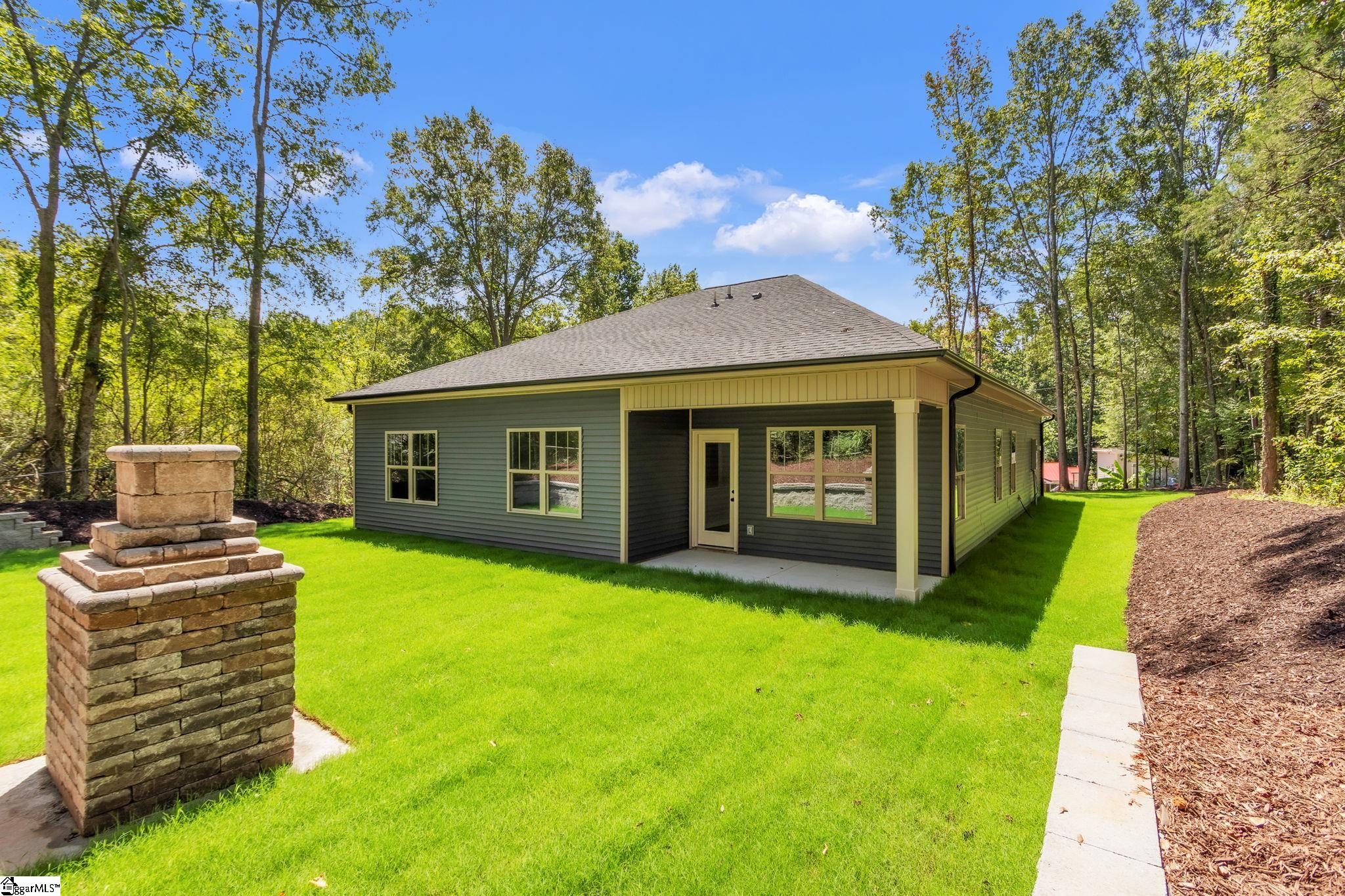 24 Robin Hood Road Taylors, SC 29687