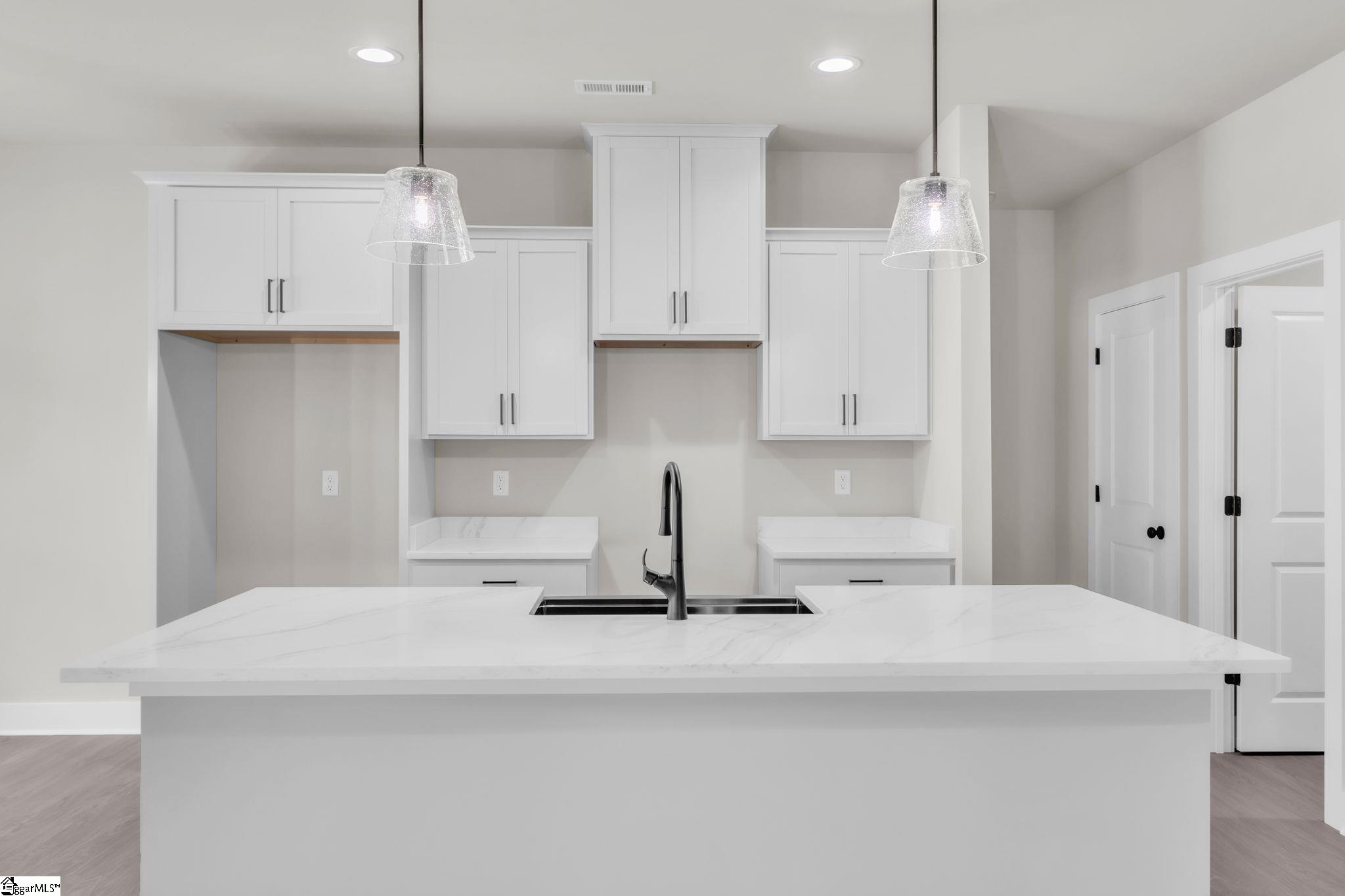 24 Robin Hood Road Taylors, SC 29687