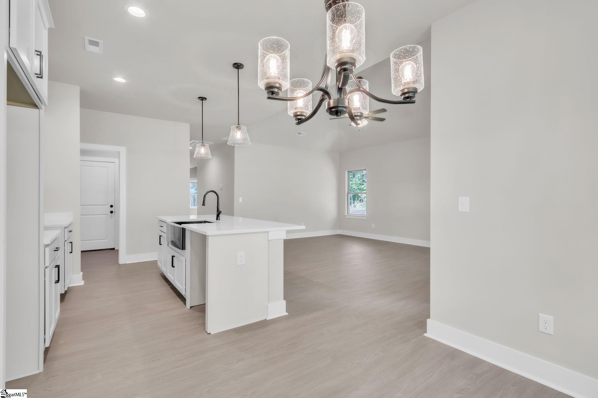 24 Robin Hood Road Taylors, SC 29687