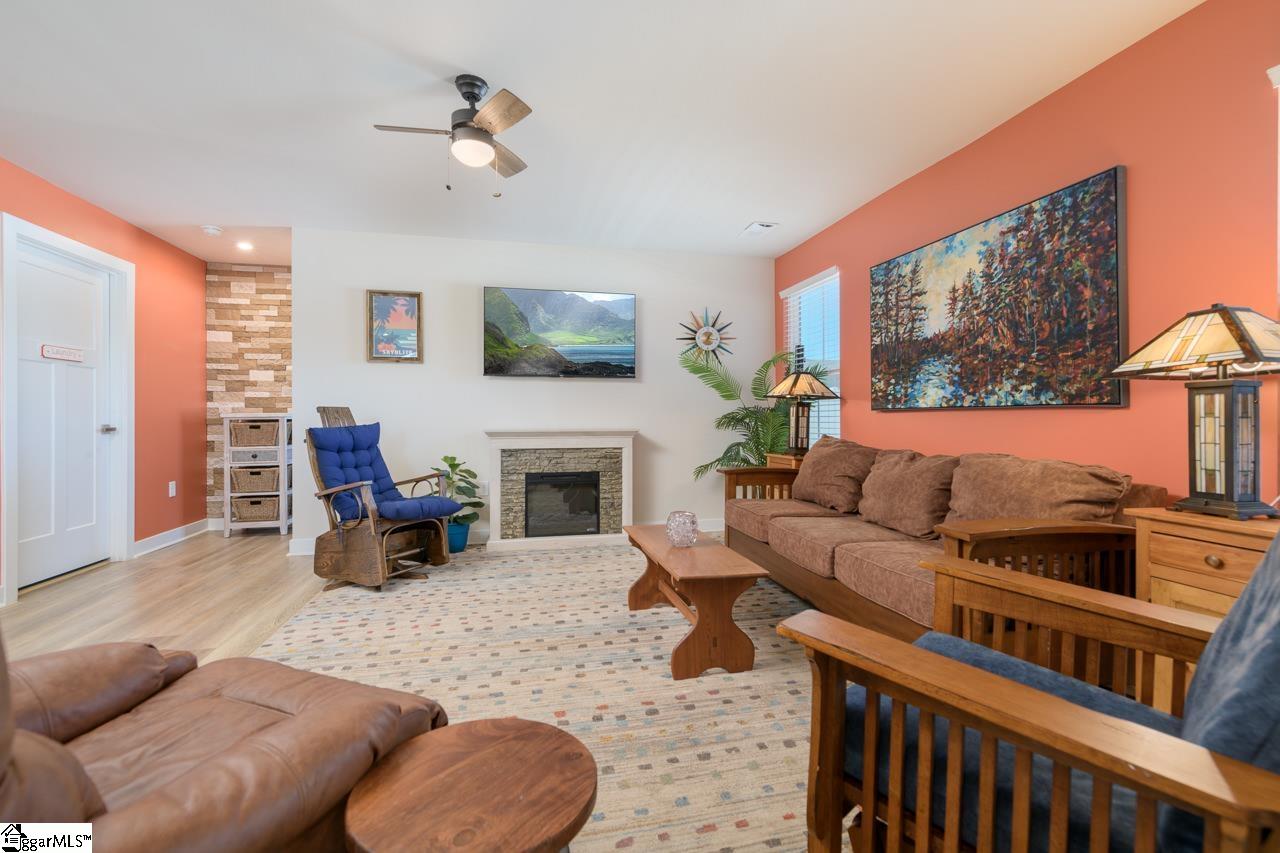 2082 Wexley Drive Boiling Springs, SC 29316
