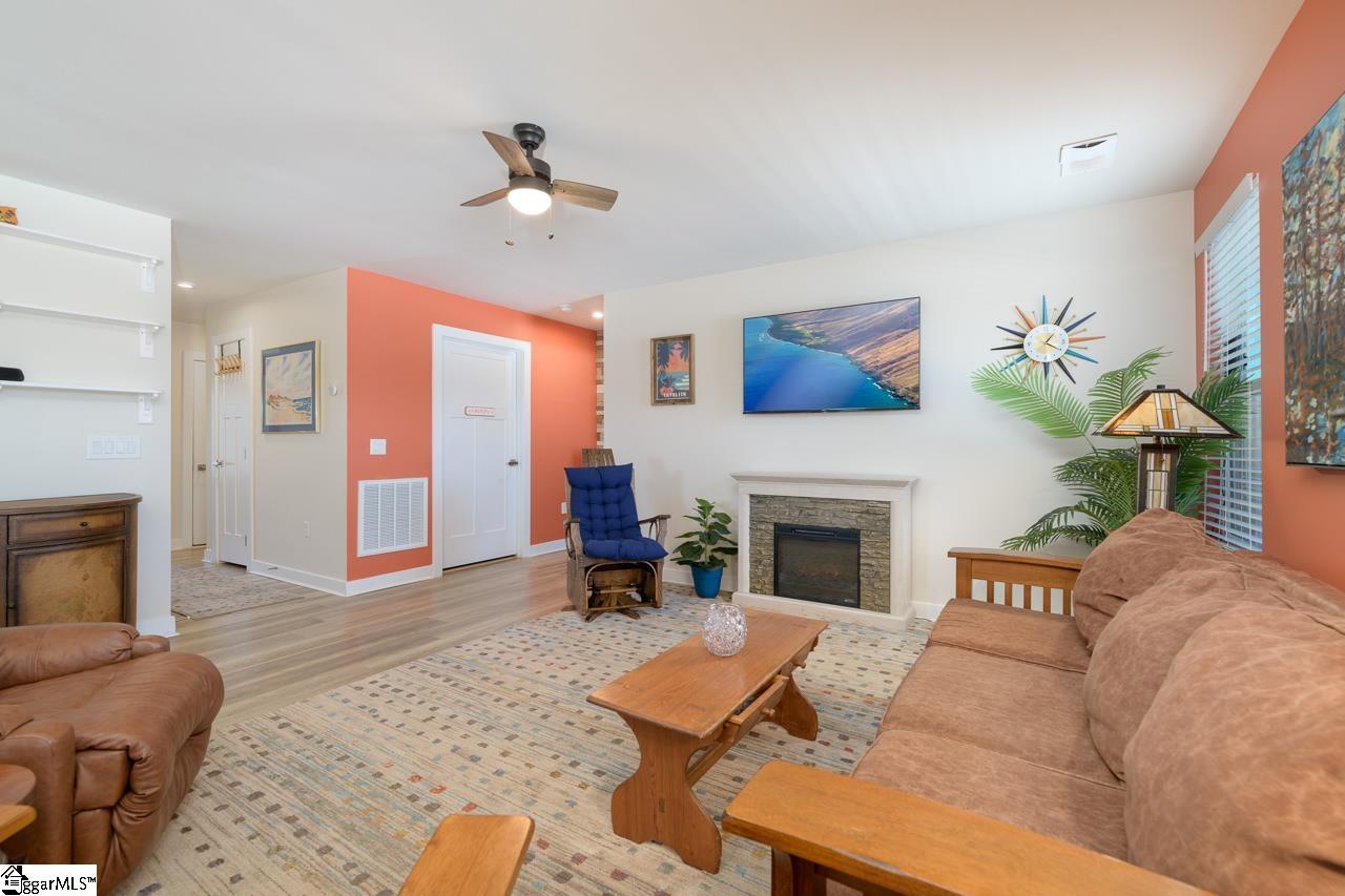 2082 Wexley Drive Boiling Springs, SC 29316