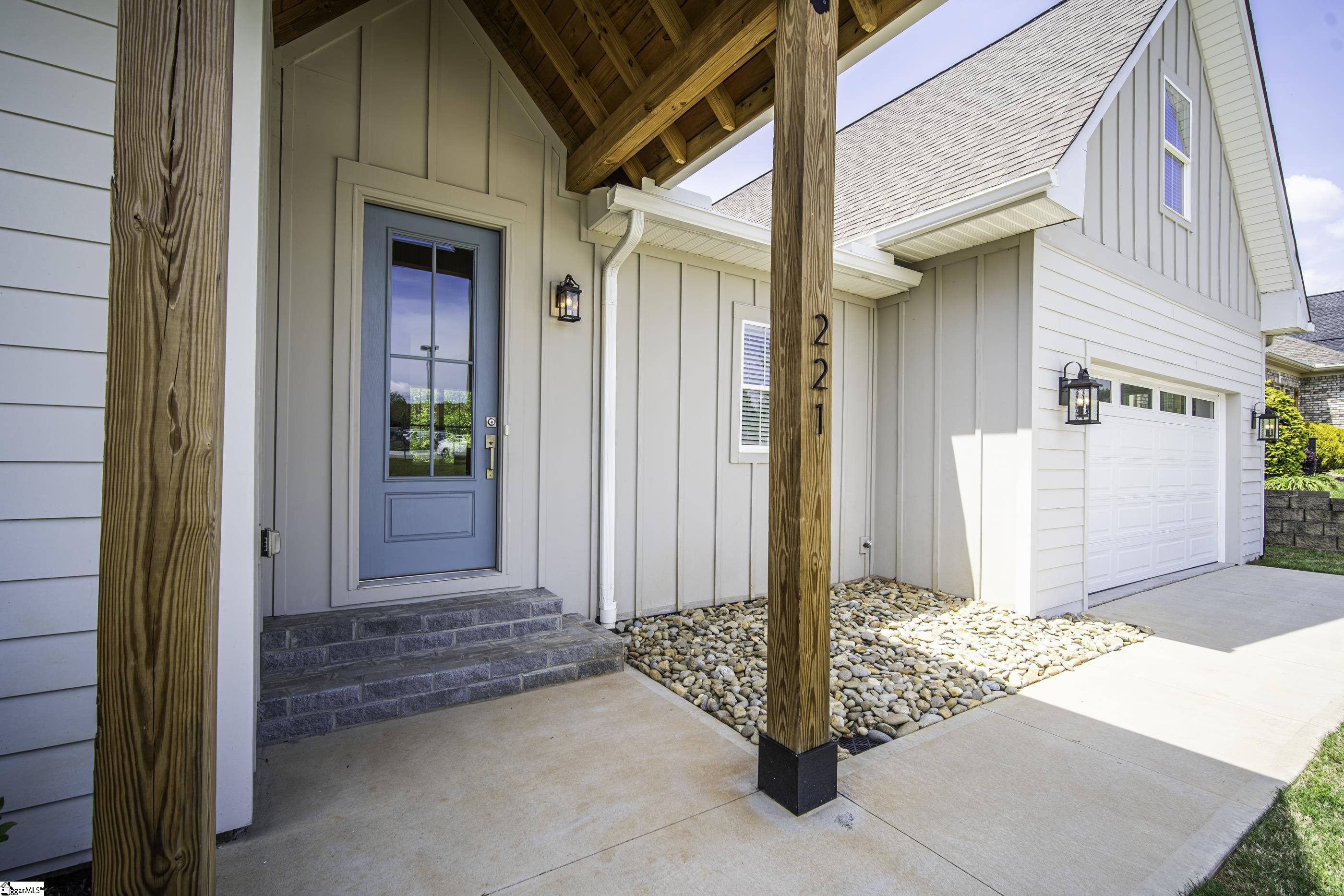 221 Wood River Way Taylors, SC 29687