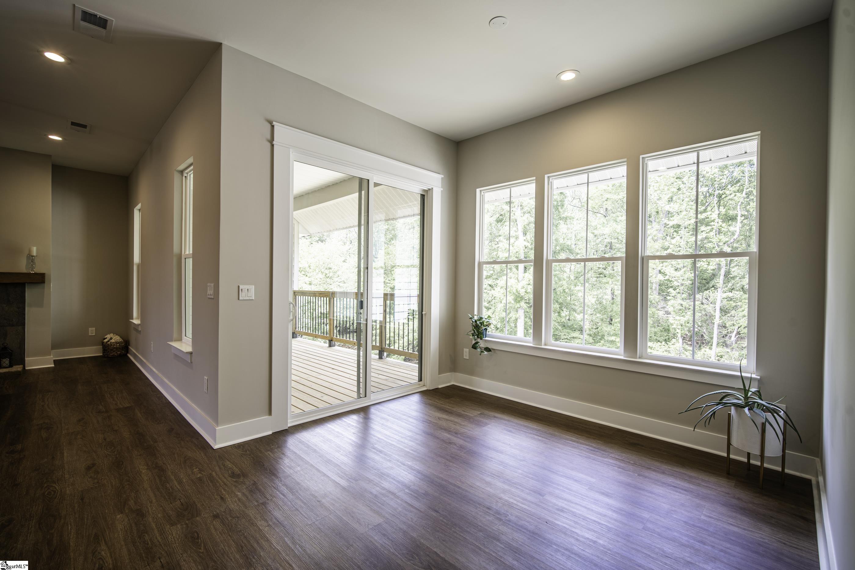221 Wood River Way Taylors, SC 29687