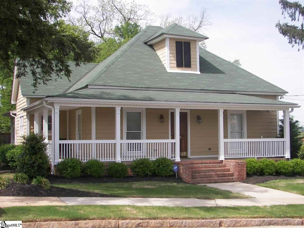 604 Rhett Street