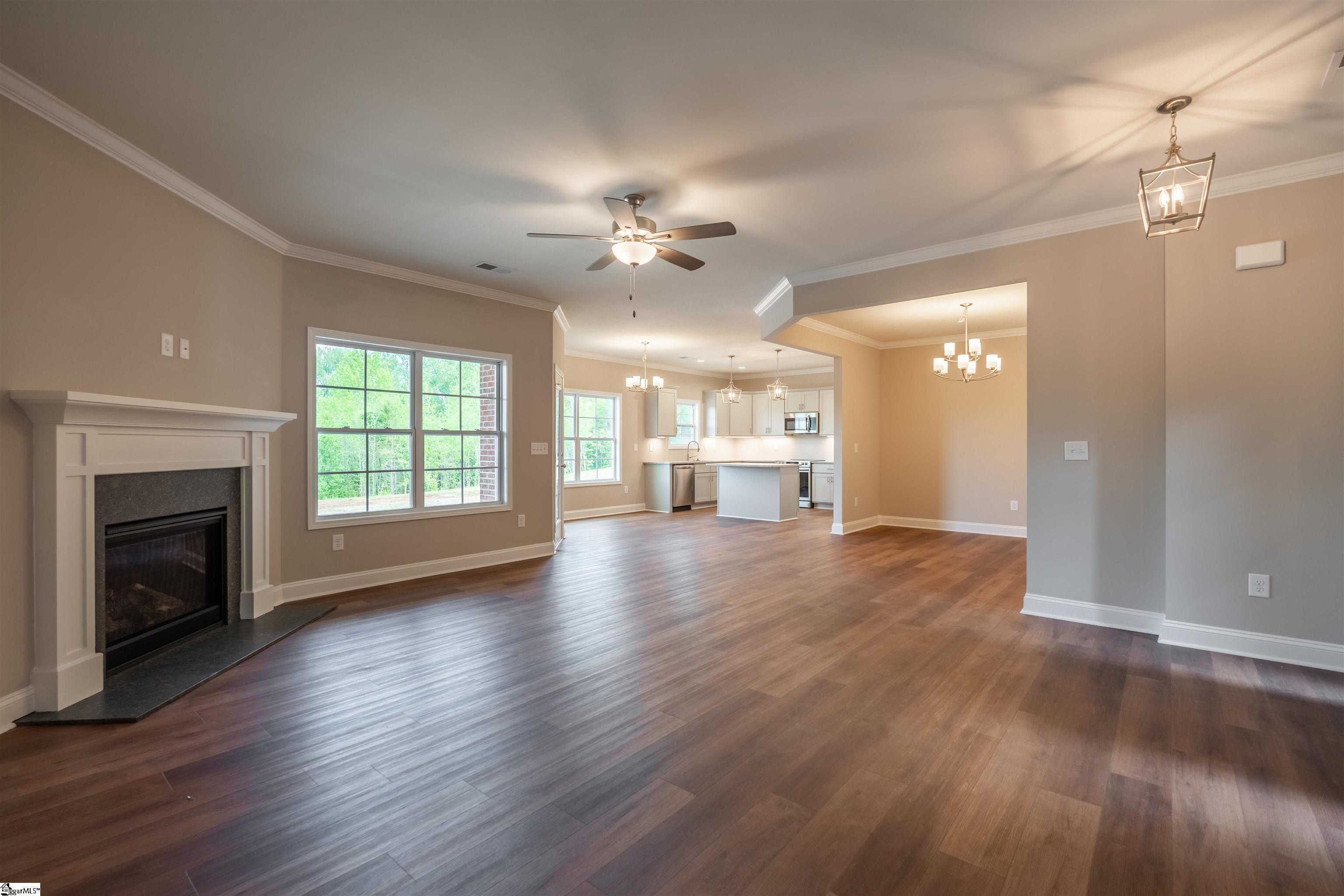 241 Carriage Gate Drive Wellford, SC 29385