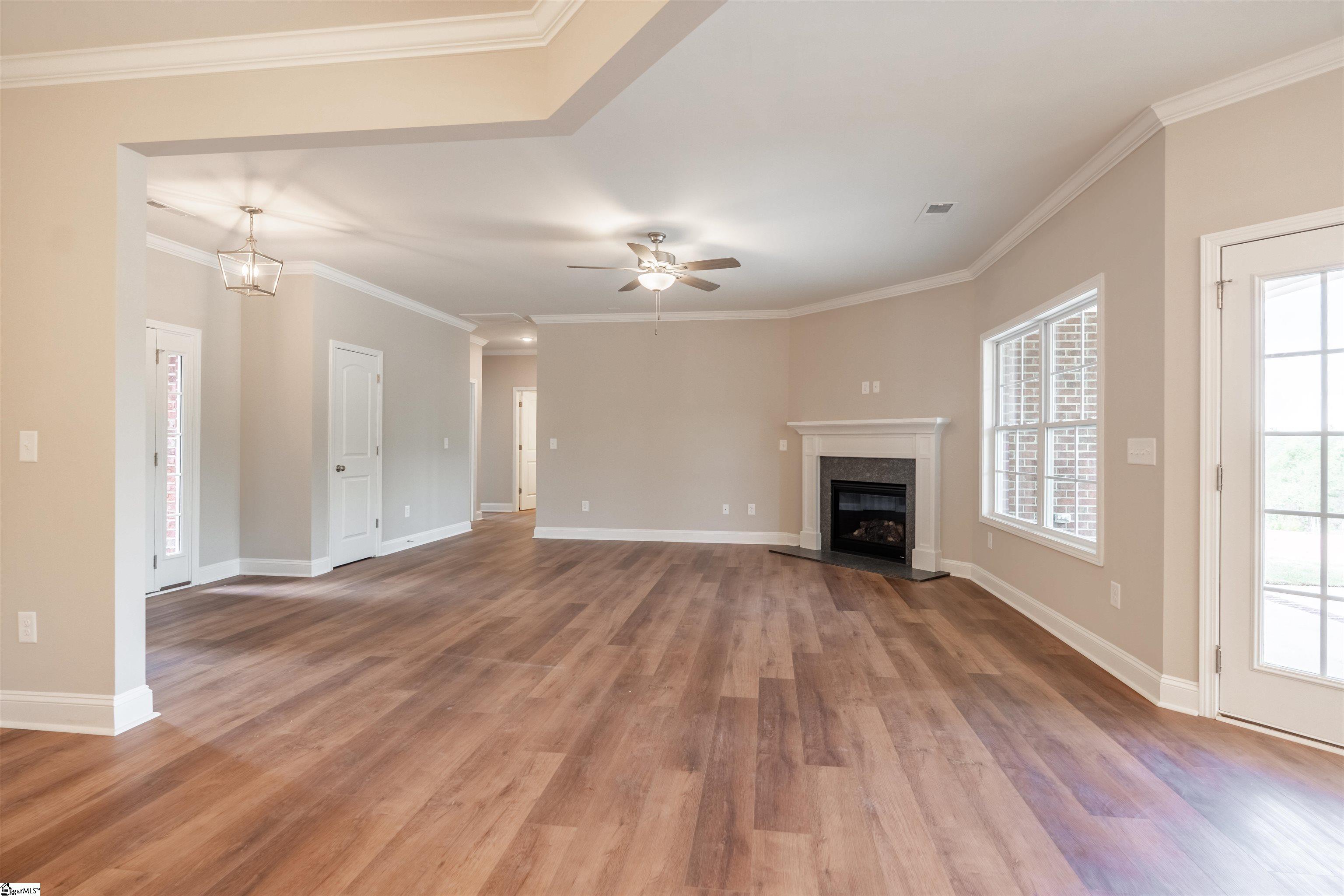 241 Carriage Gate Drive Wellford, SC 29385