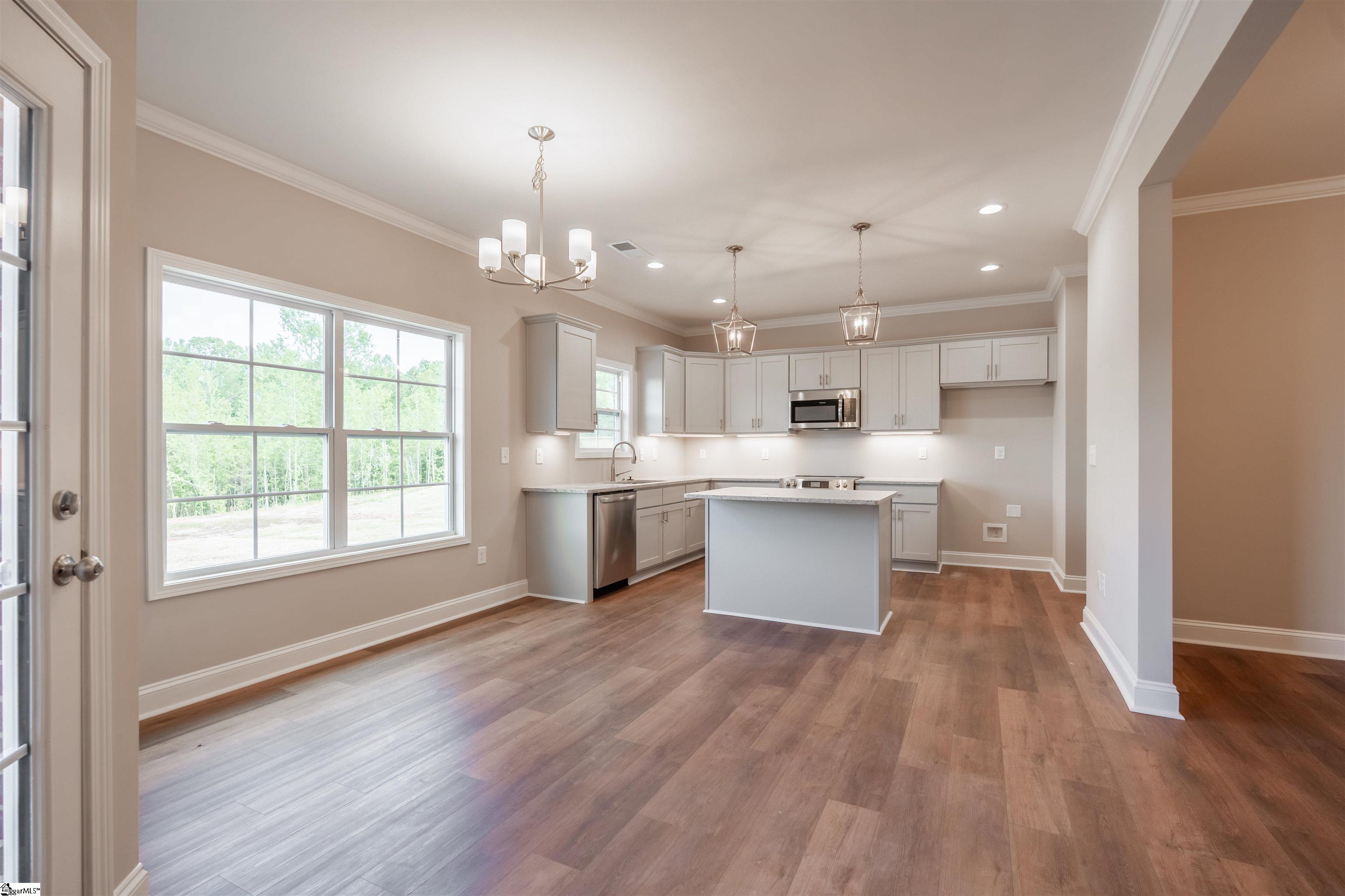 241 Carriage Gate Drive Wellford, SC 29385