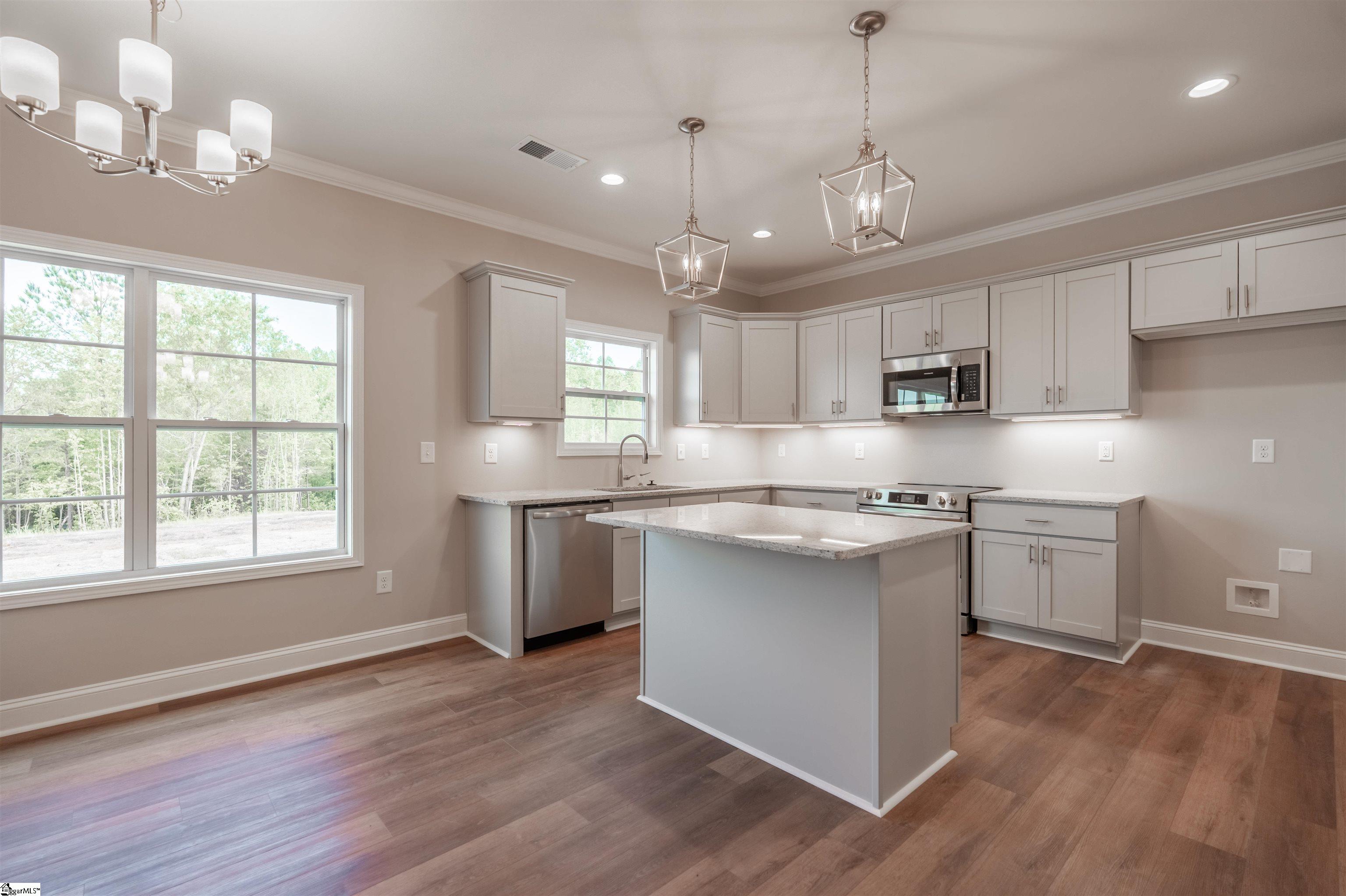 241 Carriage Gate Drive Wellford, SC 29385