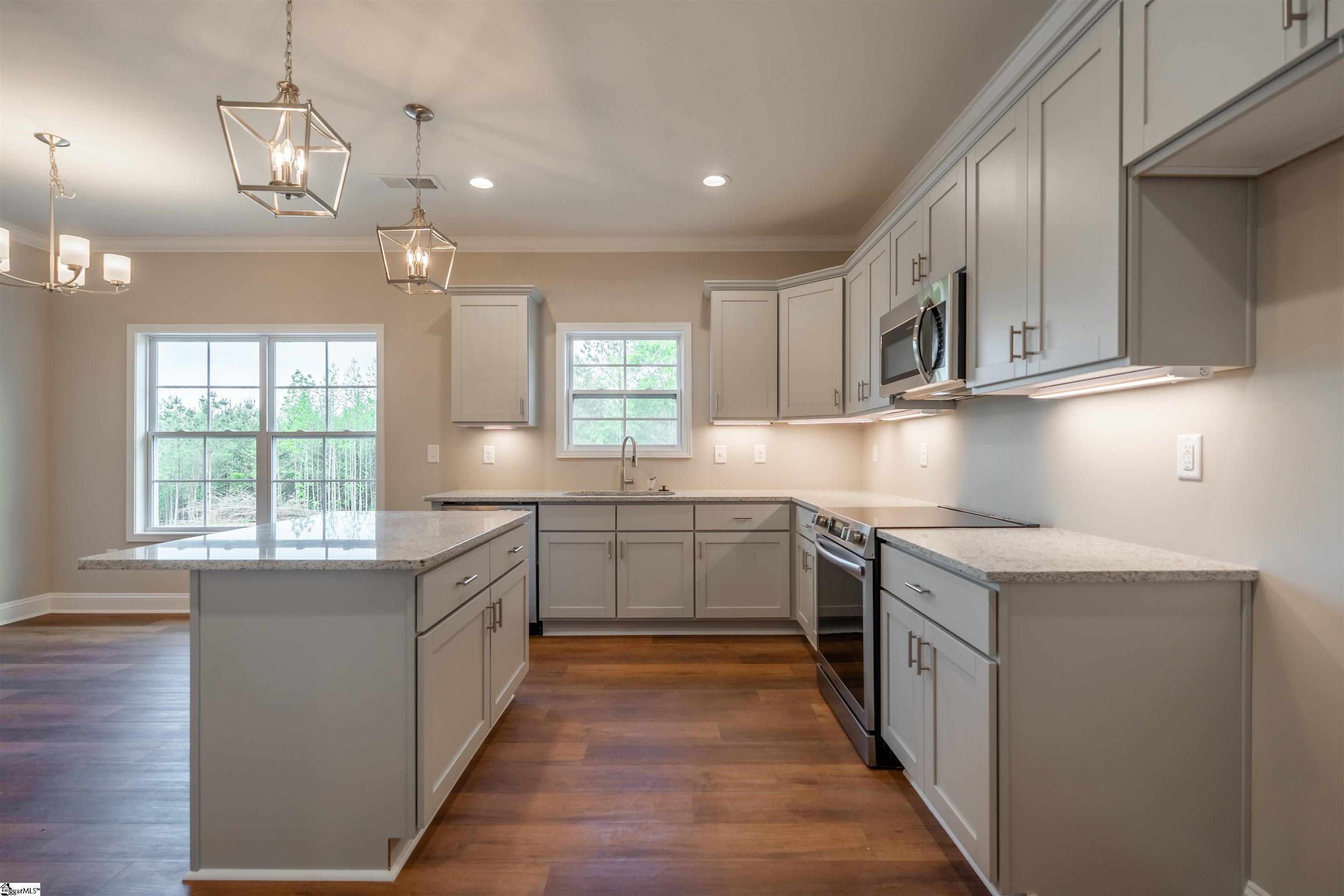 241 Carriage Gate Drive Wellford, SC 29385