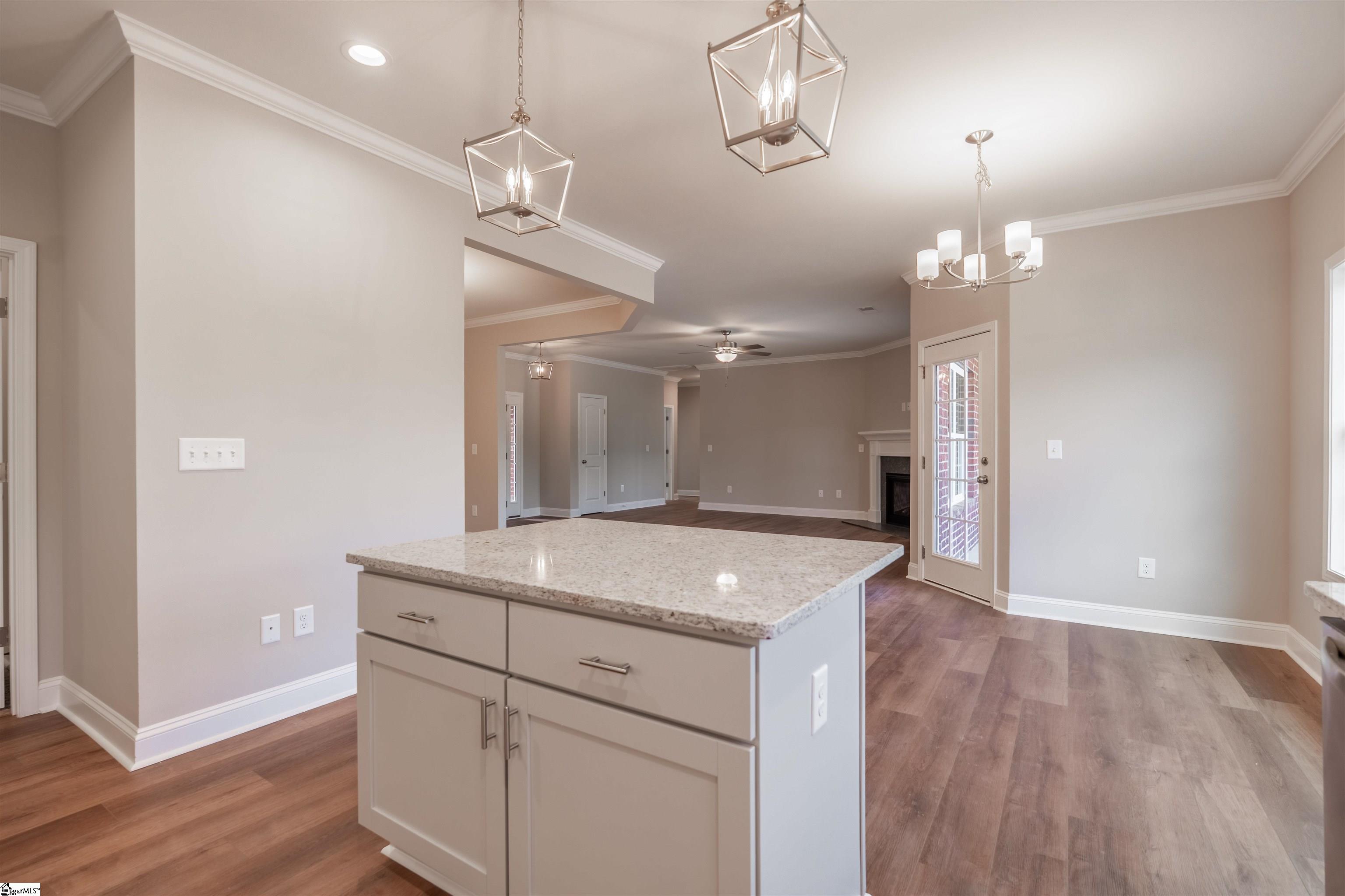 241 Carriage Gate Drive Wellford, SC 29385