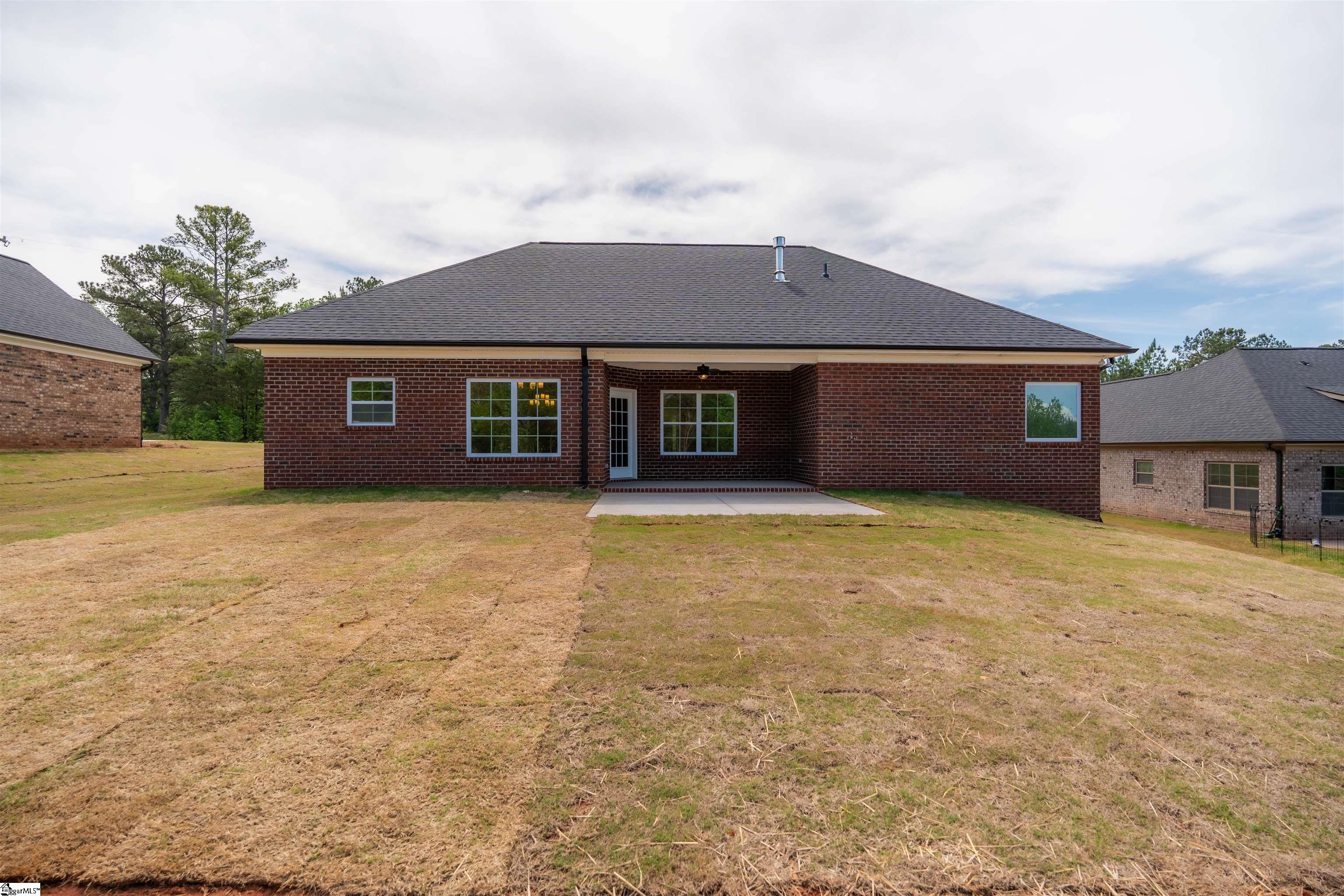 241 Carriage Gate Drive Wellford, SC 29385