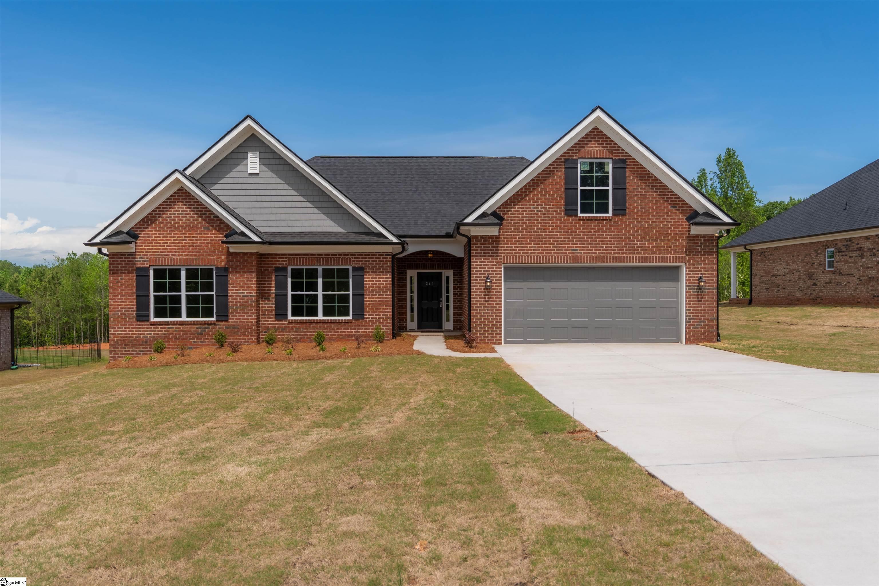 241 Carriage Gate Drive Wellford, SC 29385
